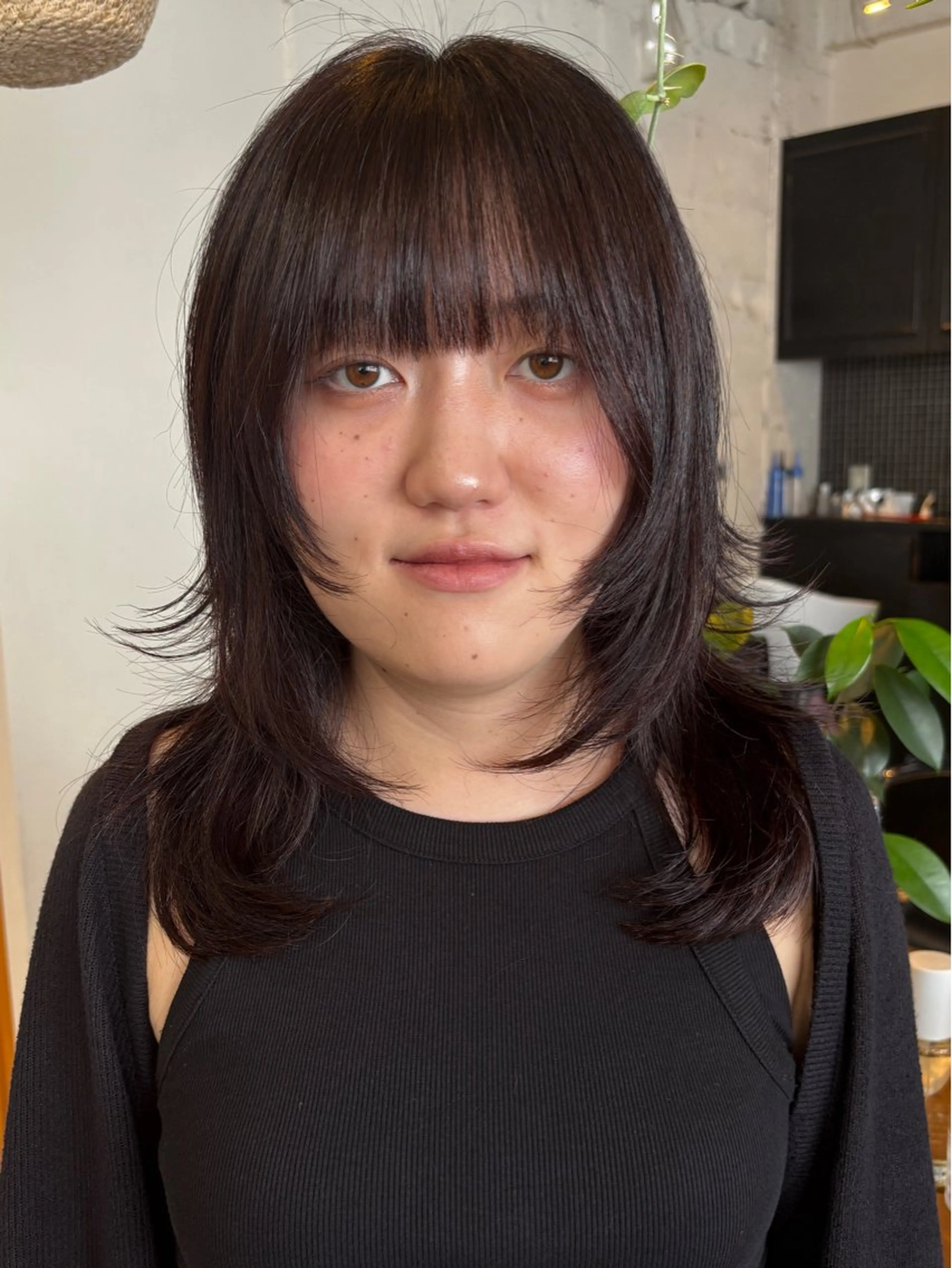 ミディアム カラー カット ヘアカラー トリートメント RIN／韓国ヘア レイヤーカットのヘアスタイル