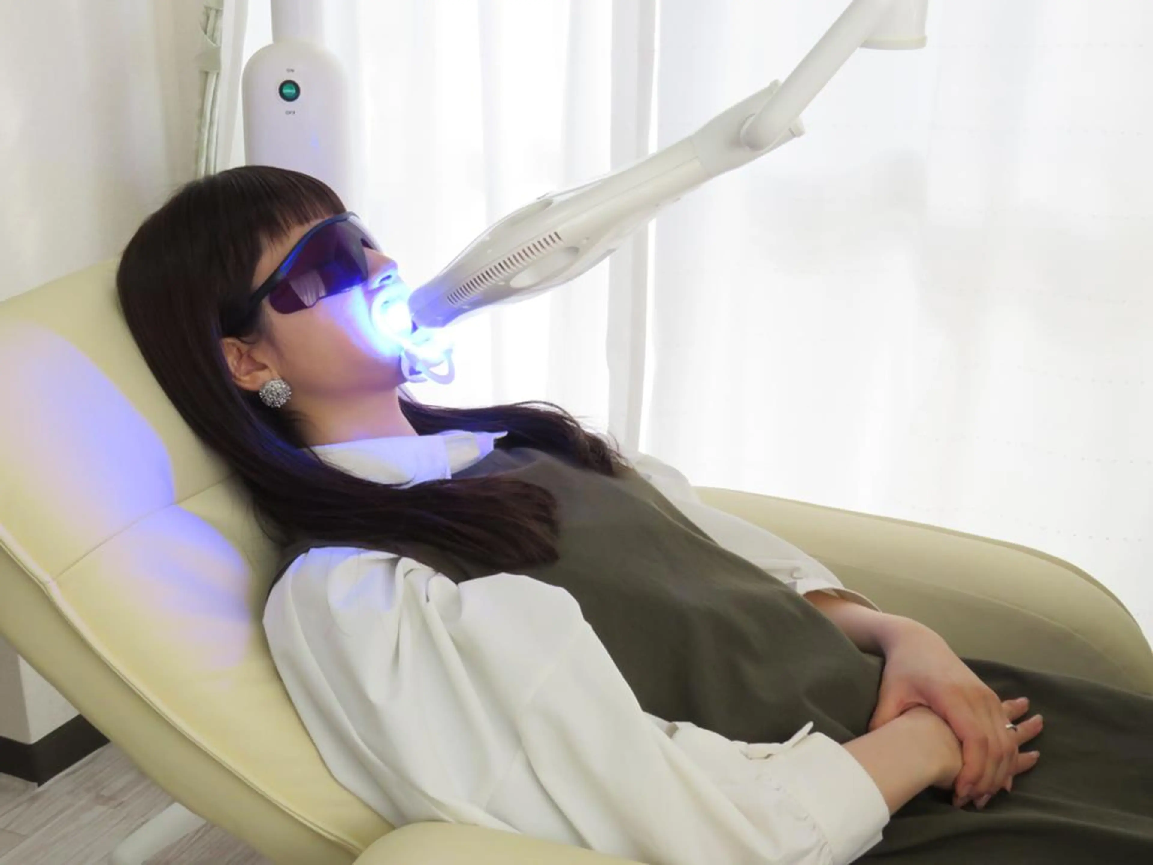 初めてのホワイトニング人気No.1🎁ご新規様限定2照射🎊トーンアップ実感確定ホワイトニング￥2400💫の写真