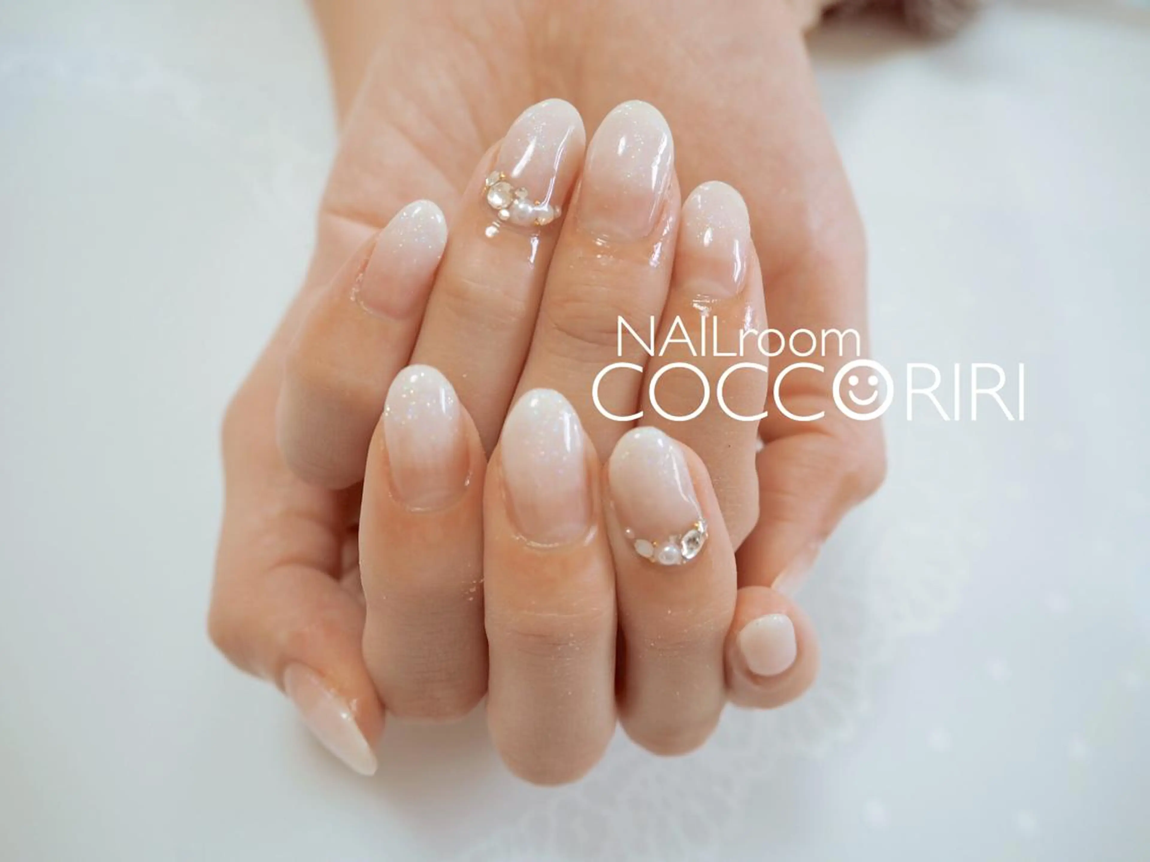 キッズ ネイル グラデーション ホワイト ensowa✱laf NAILのネイルデザイン