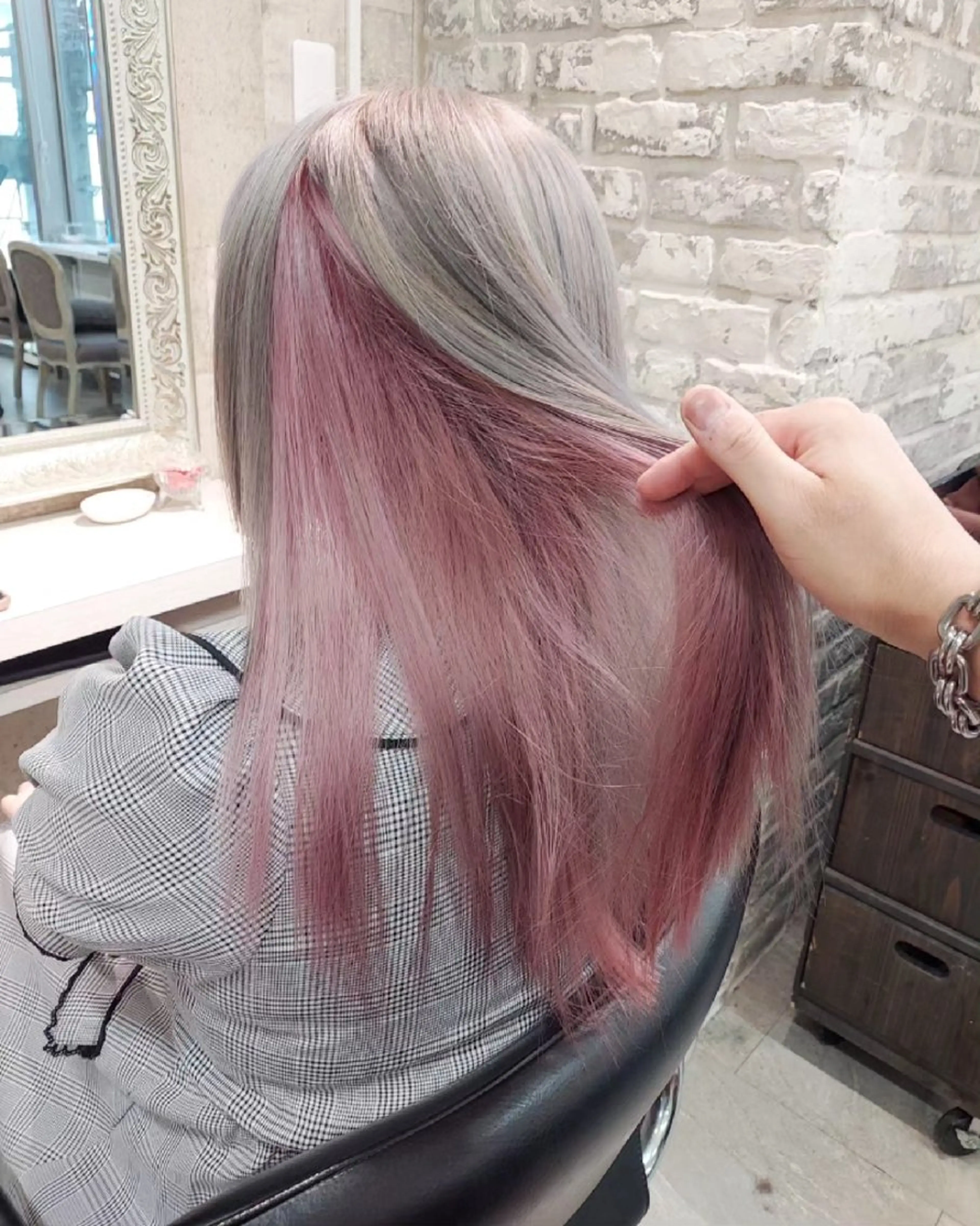 ロング カラー デザインカラー ピンクカラー ヘアカラー トリートメント grow上野御徒町【グロウ】所属・ブリーチ・ハイトーン 特化🎉内山のヘアスタイル