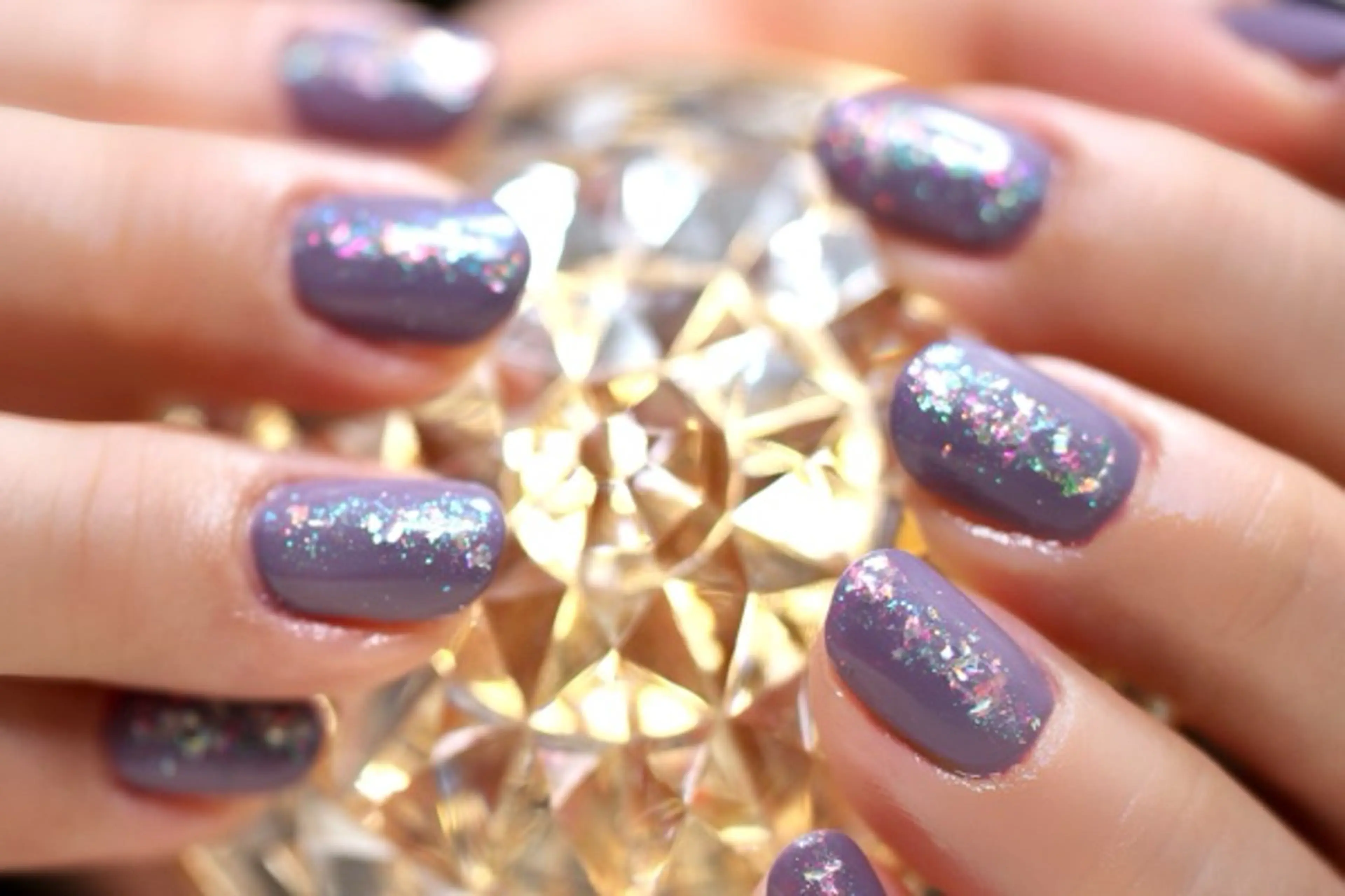 ネイル オーロラネイル ジェルネイル ラメ(グリッター) ワンカラーネイル ママリンド　志村坂上店所属・しみ えんのネイルデザイン
