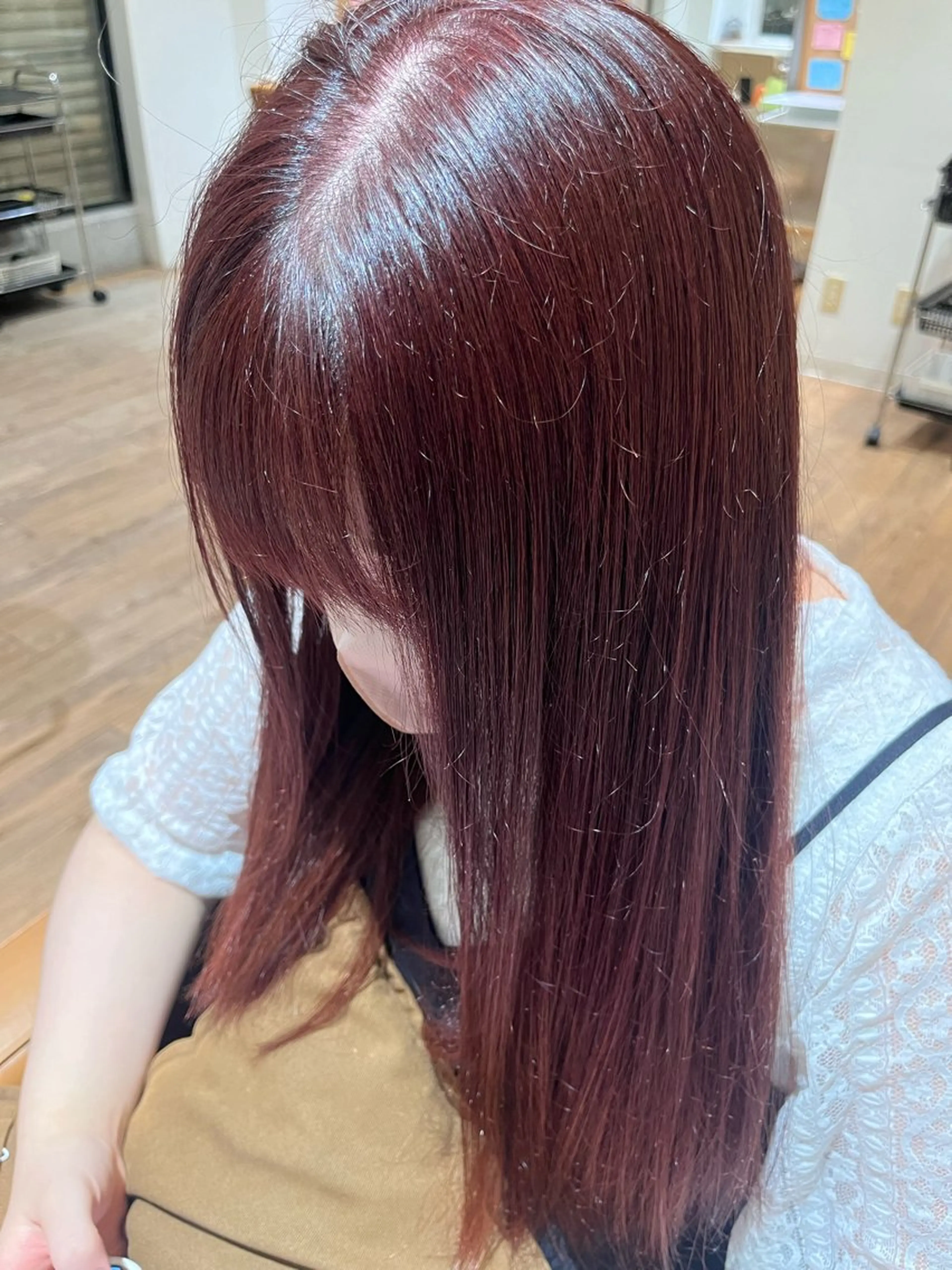 ロング カラー カシス ピンクカラー カット ヘアカラー 関根 菜帆のヘアスタイル