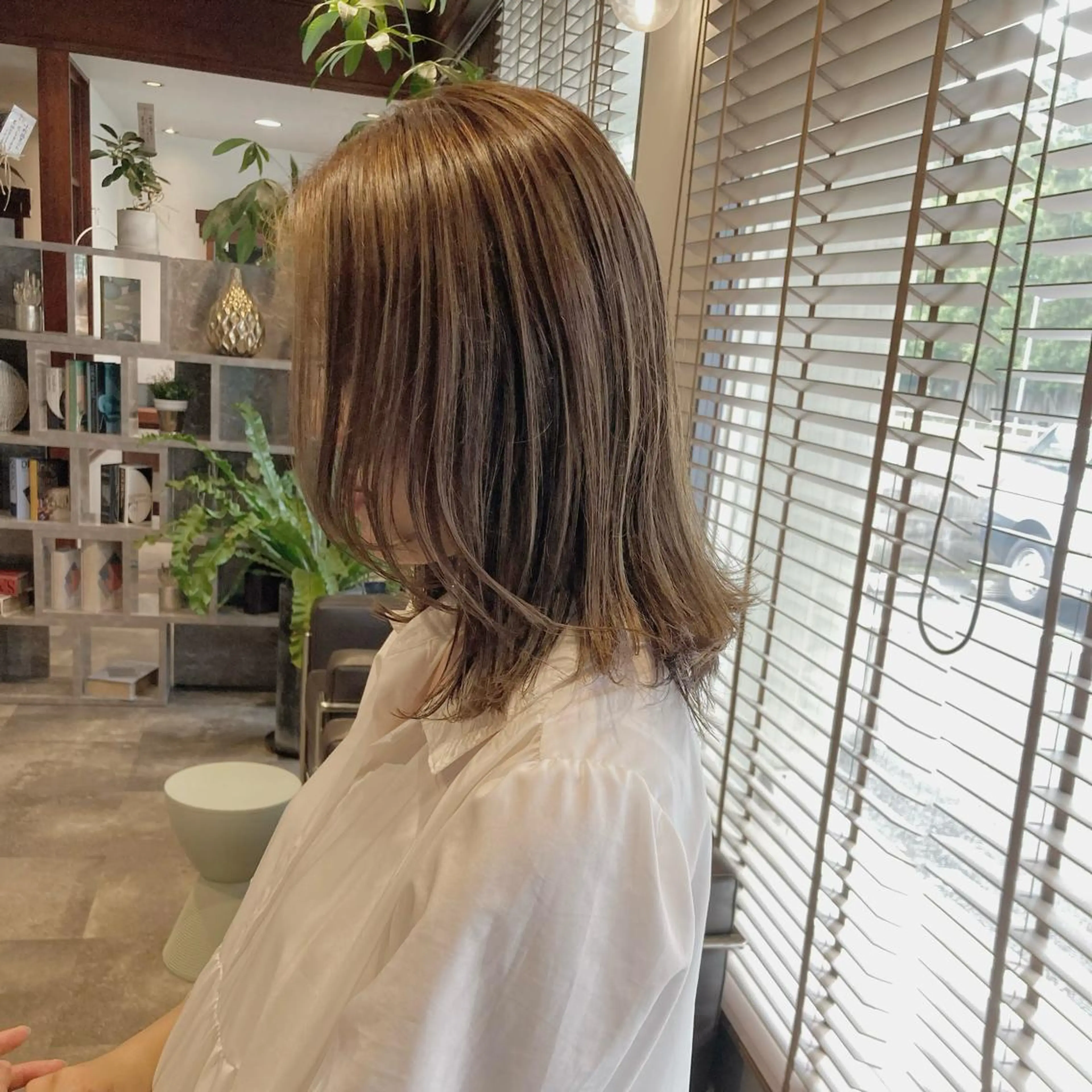 ミディアム カラー ベージュカラー 透明感カラー フルールドソレイユ所属・♡ナナコ♡ レイヤー/艶髪のヘアスタイル