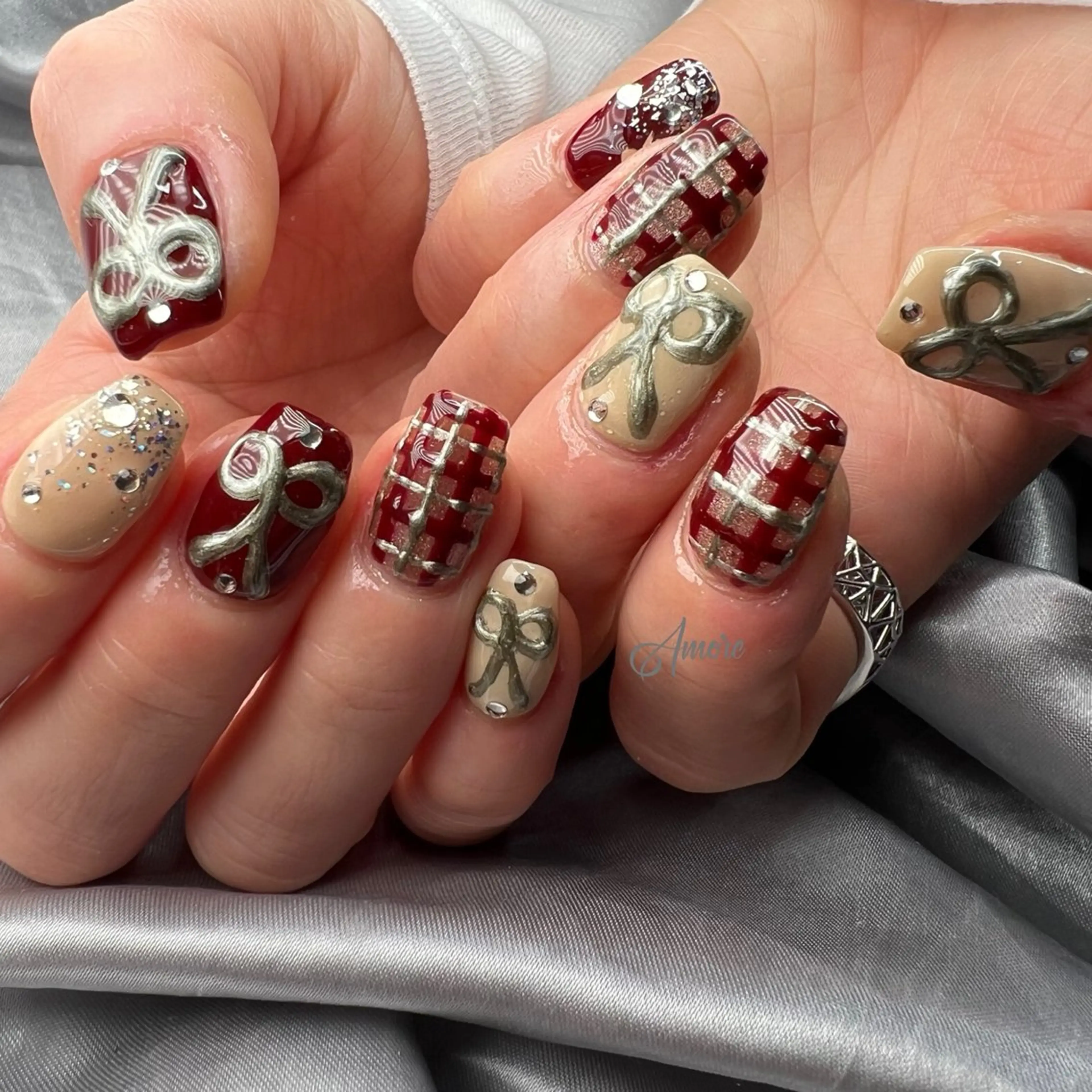 ネイル ジェルネイル キラキラネイル 韓国ネイル パラジェル 冬ネイル You kyehwaのネイルデザイン