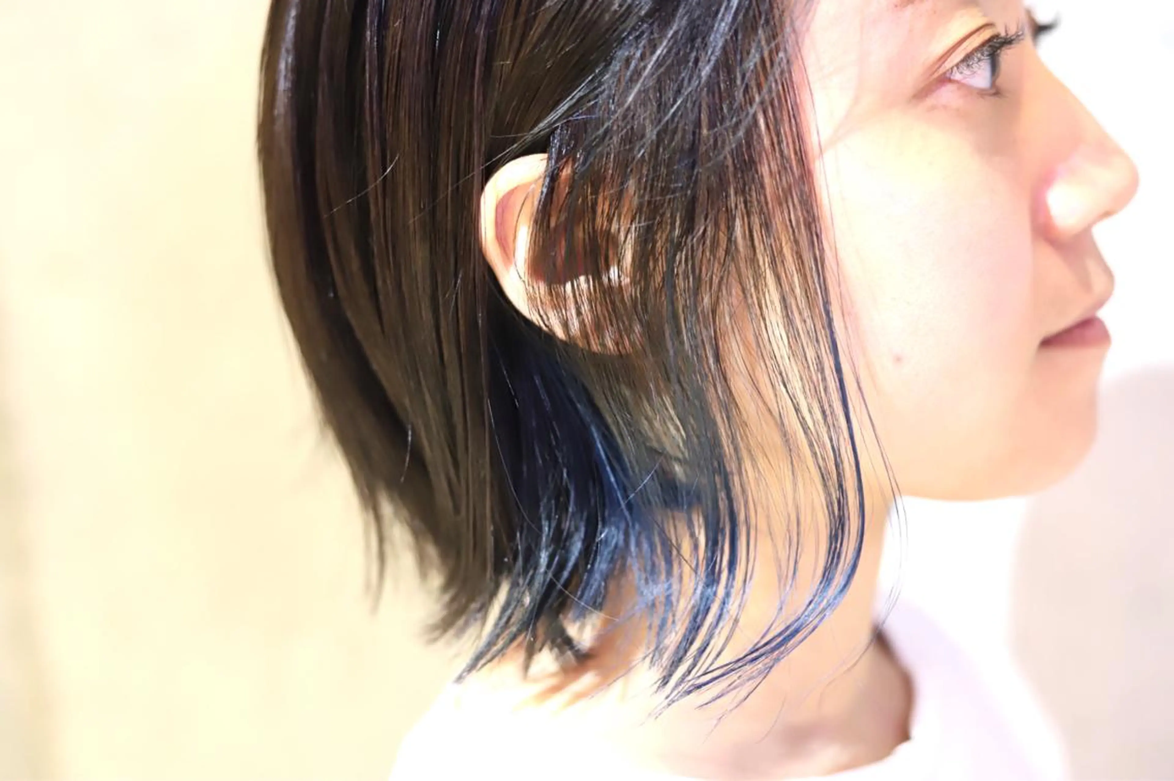 ショート カラー ブリーチ ブルーカラー インナーカラー アドミラルYoshi oのヘアスタイル