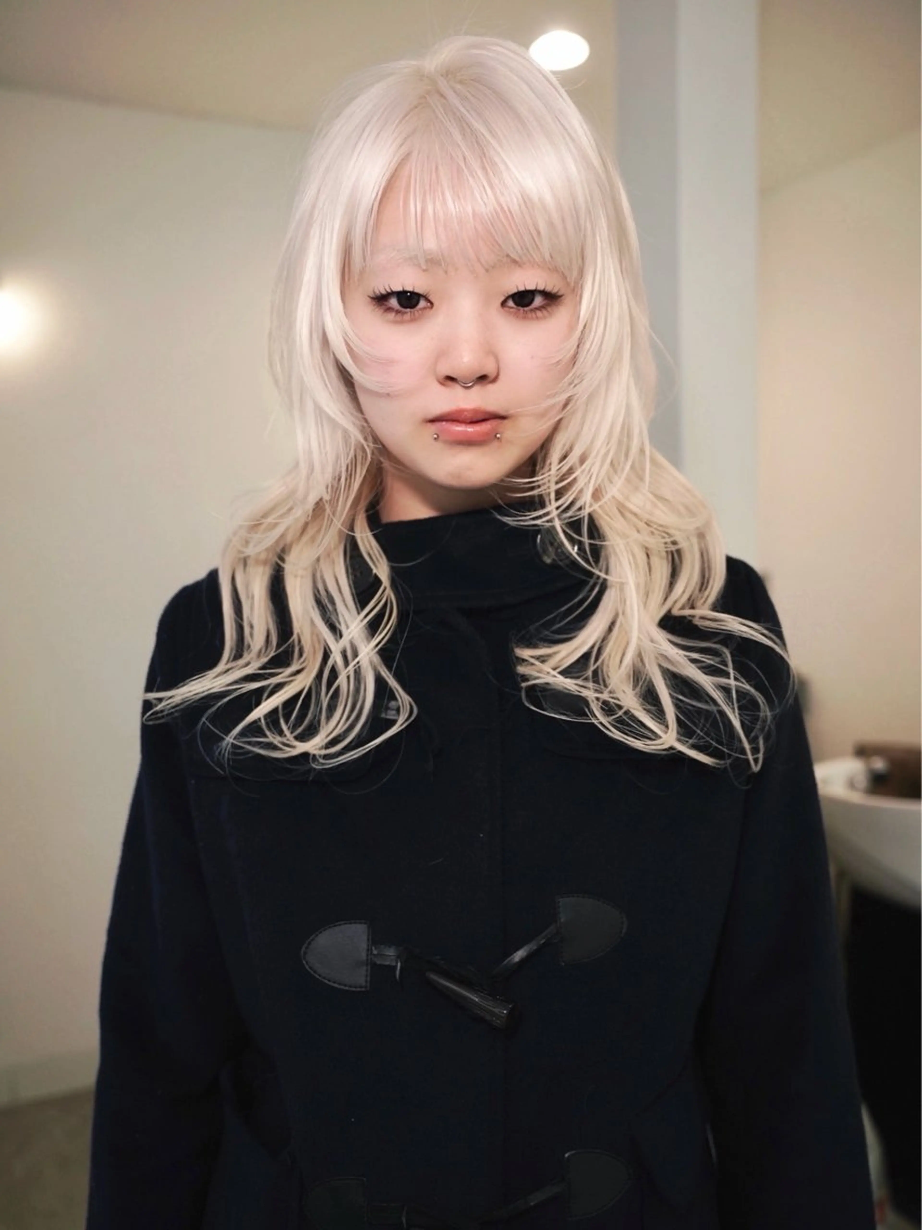 セミロング カラー ブロンド ホワイトブロンド レイヤーカット カット ヘアカラー トリートメント デザイン/似合わせ Kaito🐩/栄のヘアスタイル