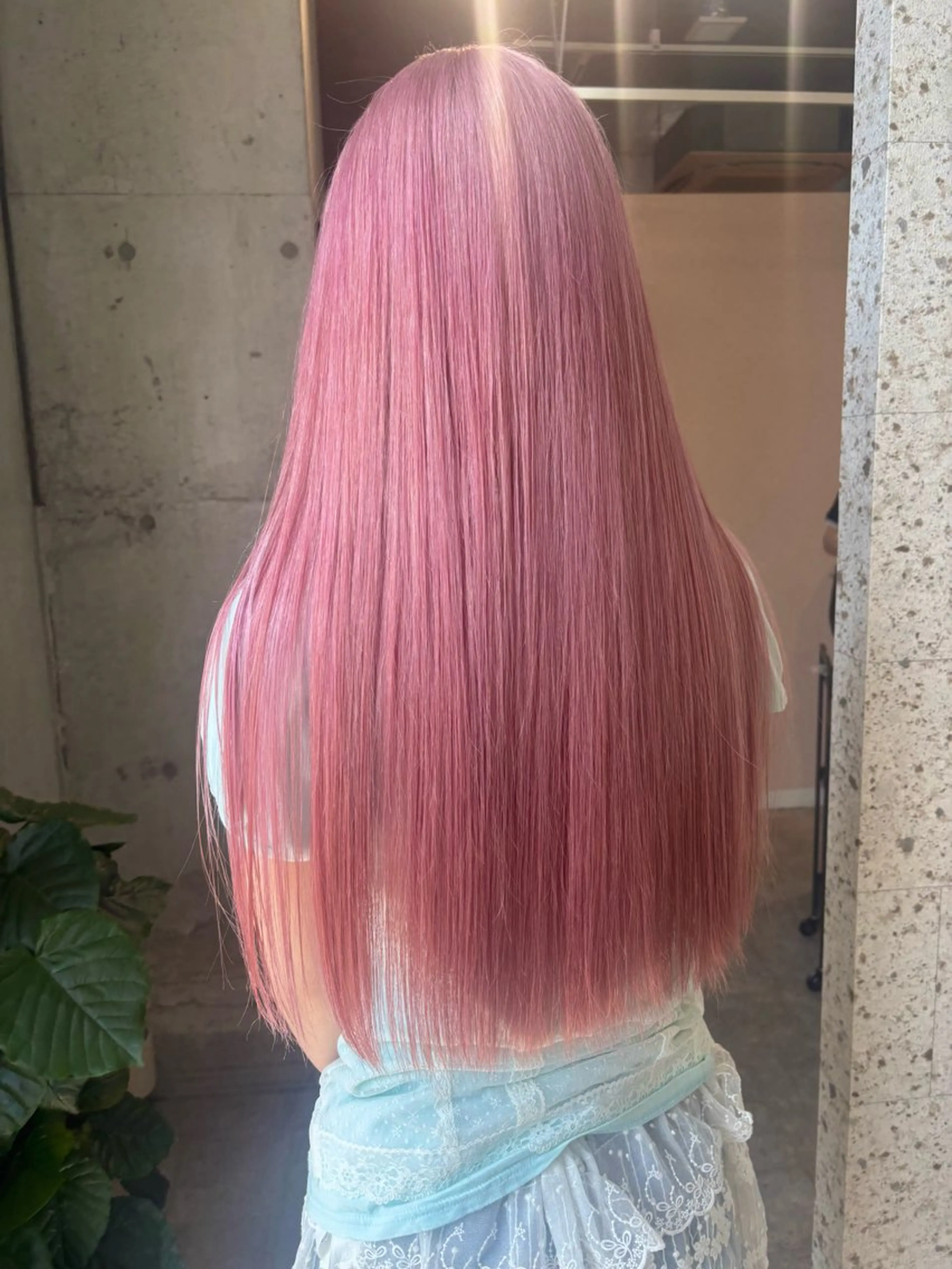 ロング カラー ハイトーンカラー ピンクカラー ヘアカラー lani hair salon所属・SHOTO ハイトー ン/デザインカラーのヘアスタイル