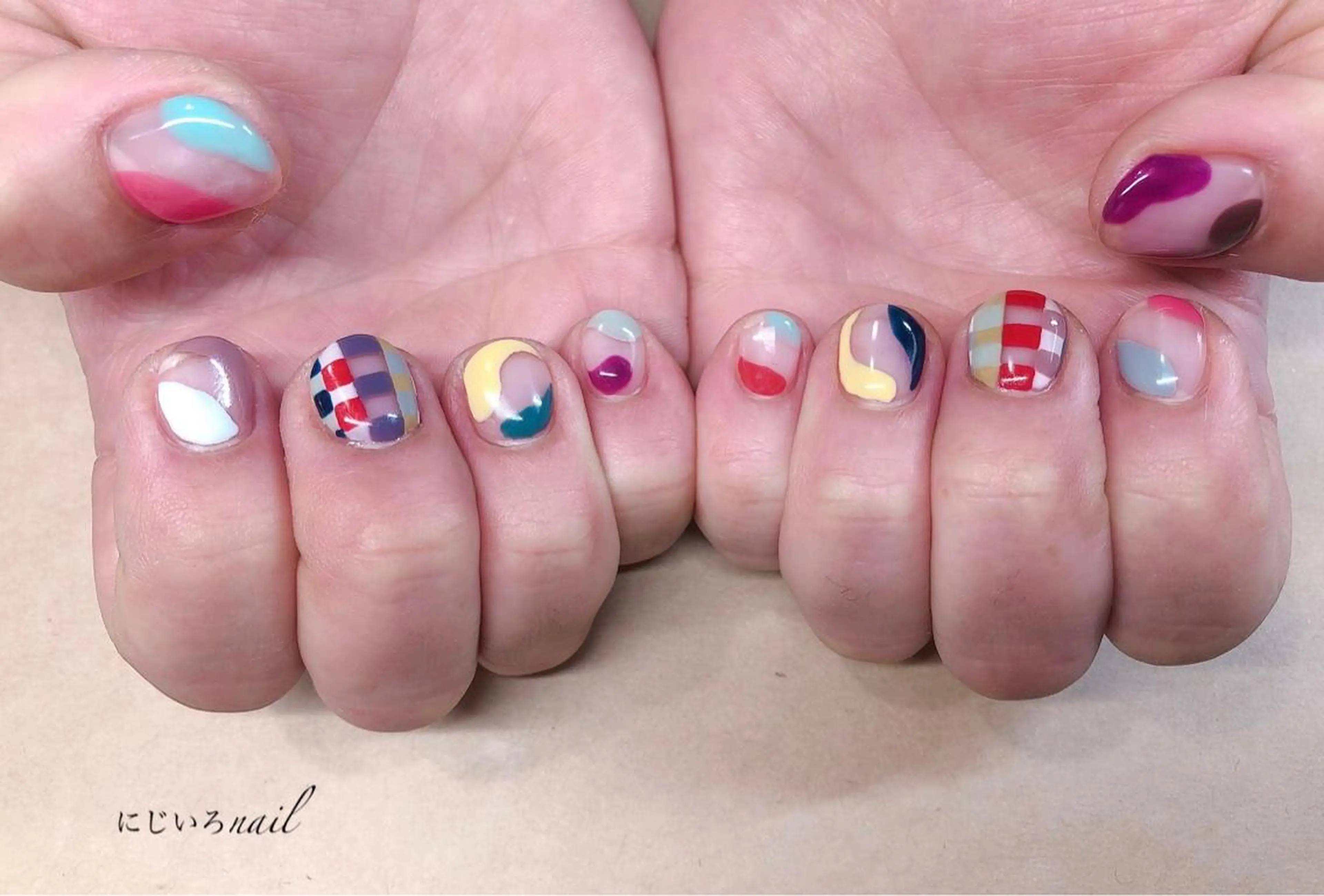 ネイル にじいろ nailのネイルデザイン