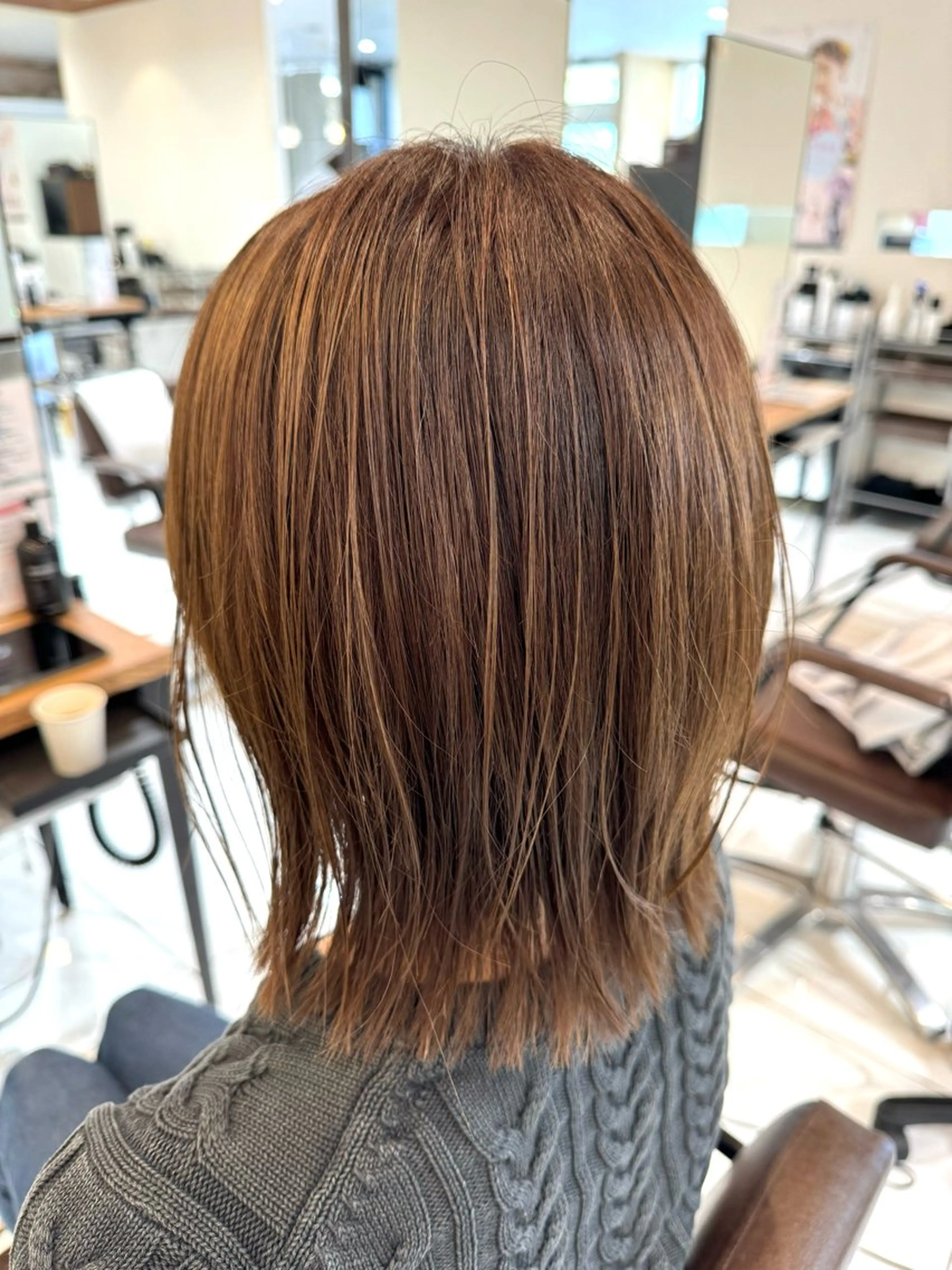 ミディアム 八木 菜美のヘアスタイル