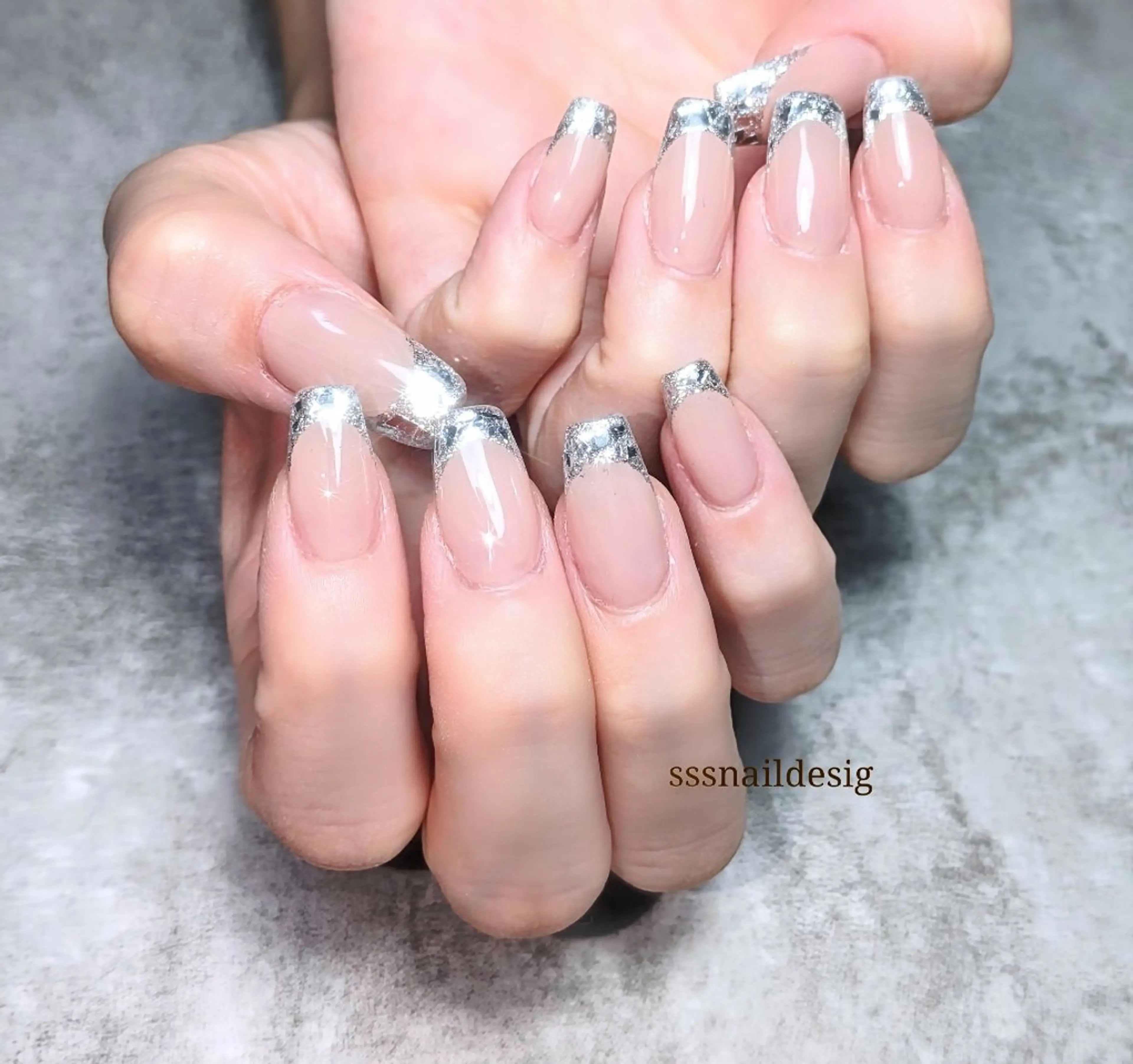 ネイル フレンチネイル ガラスフレンチ 塩見 聖子のネイルデザイン