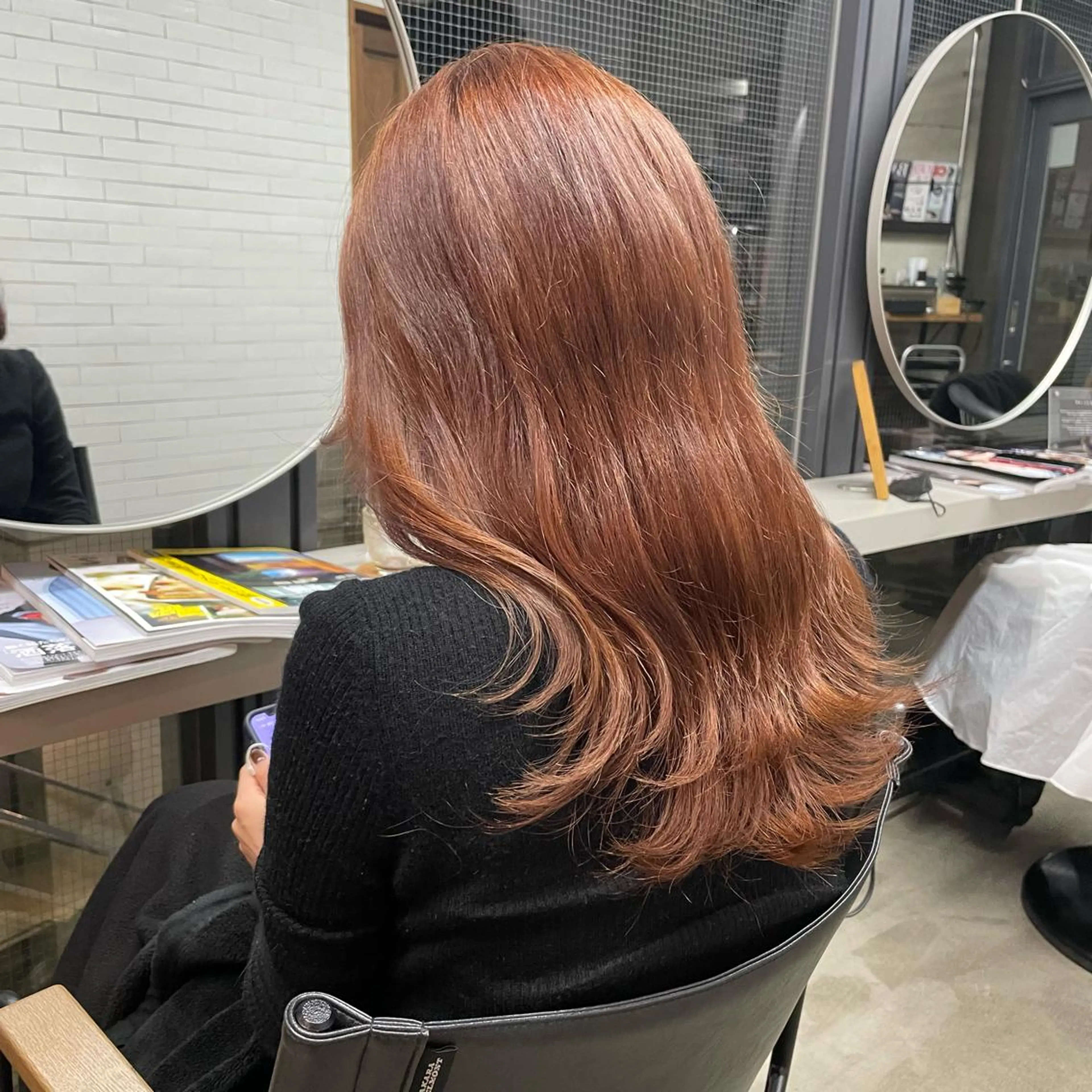 ロング カラー カシス オレンジ レイヤーカット ロング カット ヘアカラー トリートメント やすだ しおりのヘアスタイル