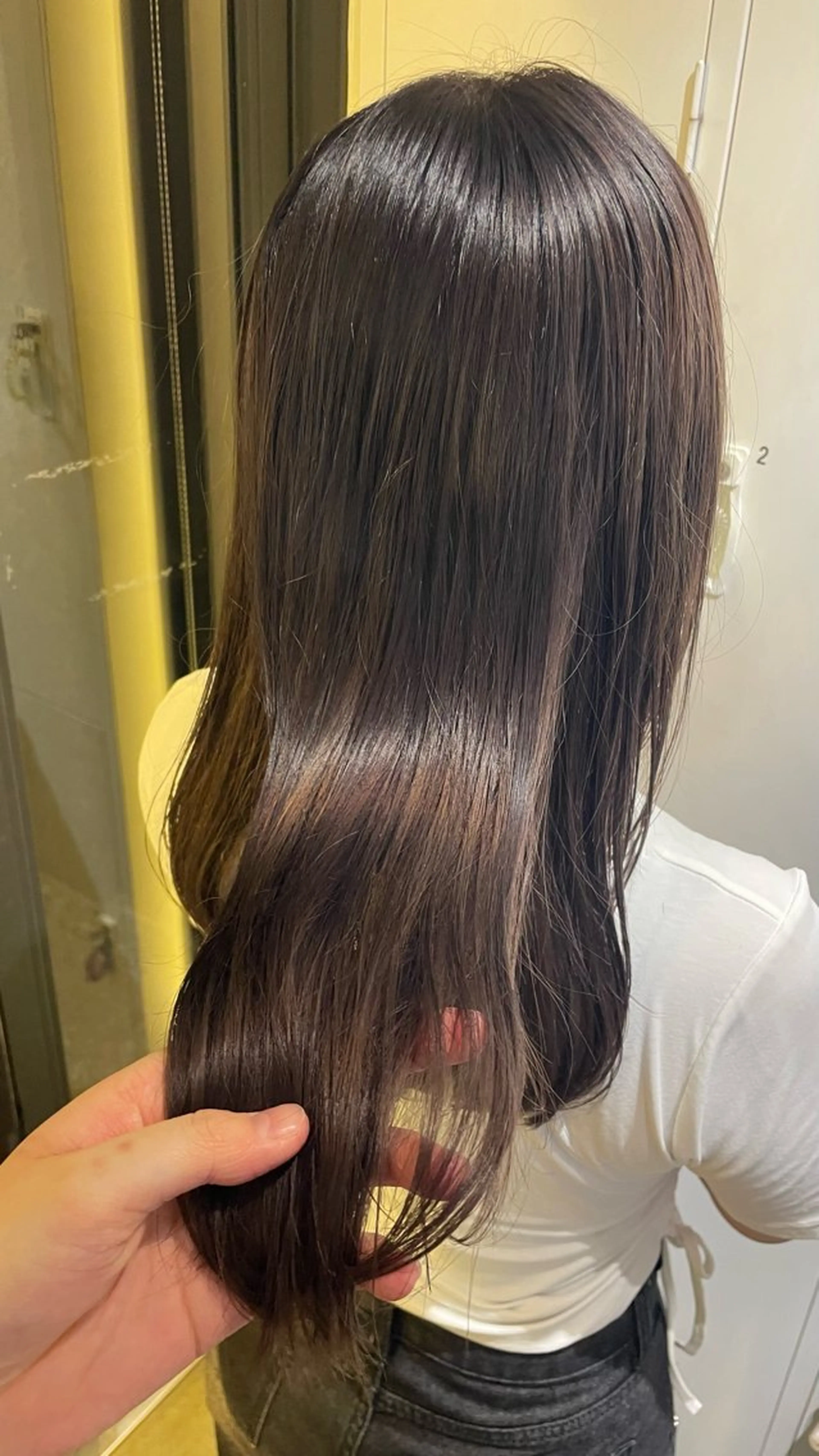 ロング カラー ベージュカラー ブリーチ おくにし はなのヘアスタイル