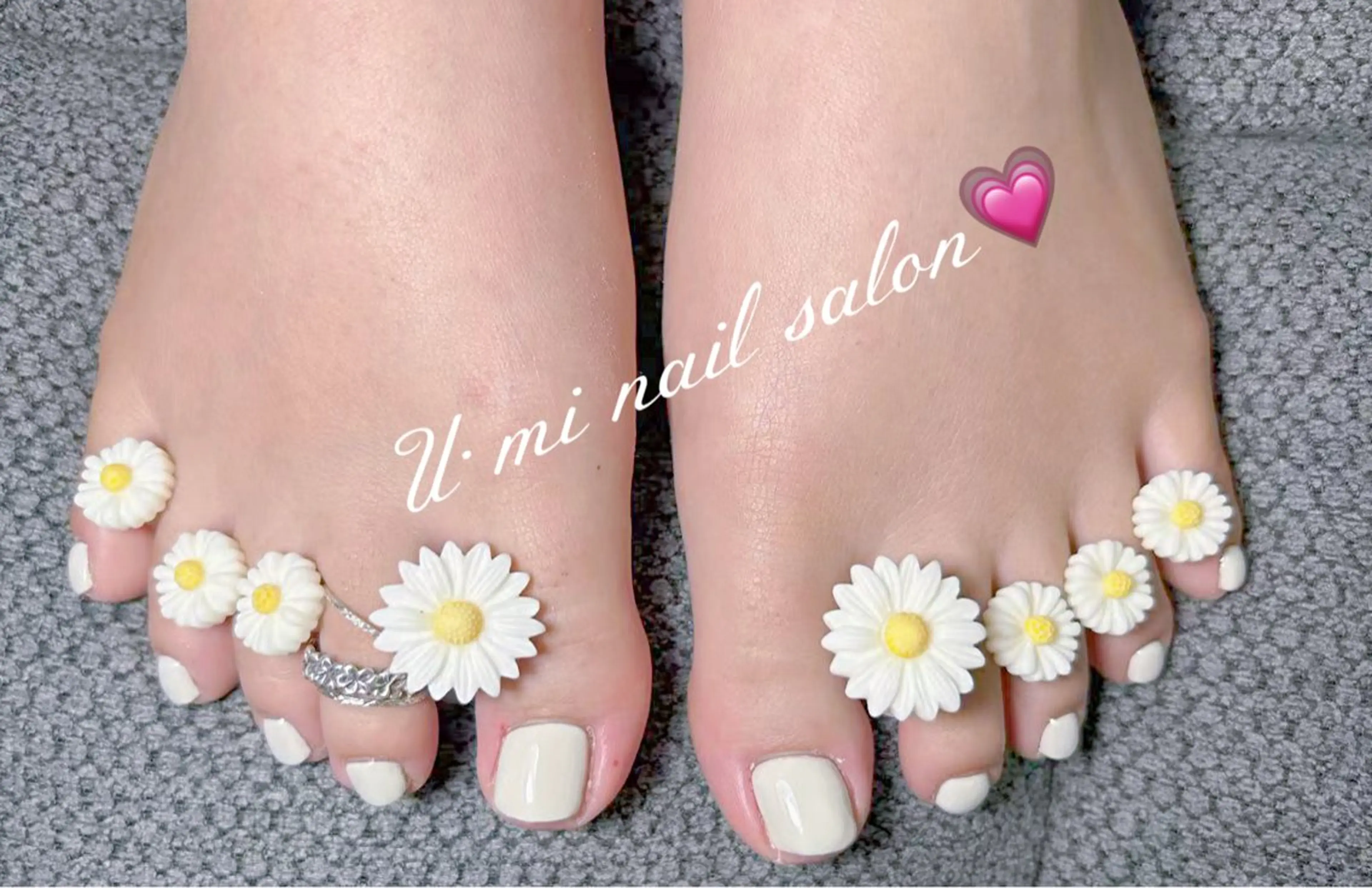 ネイル フットネイル ワンカラーネイル U·Mi nail salon所属・U·Mi 上野御徒町容のネイルデザイン