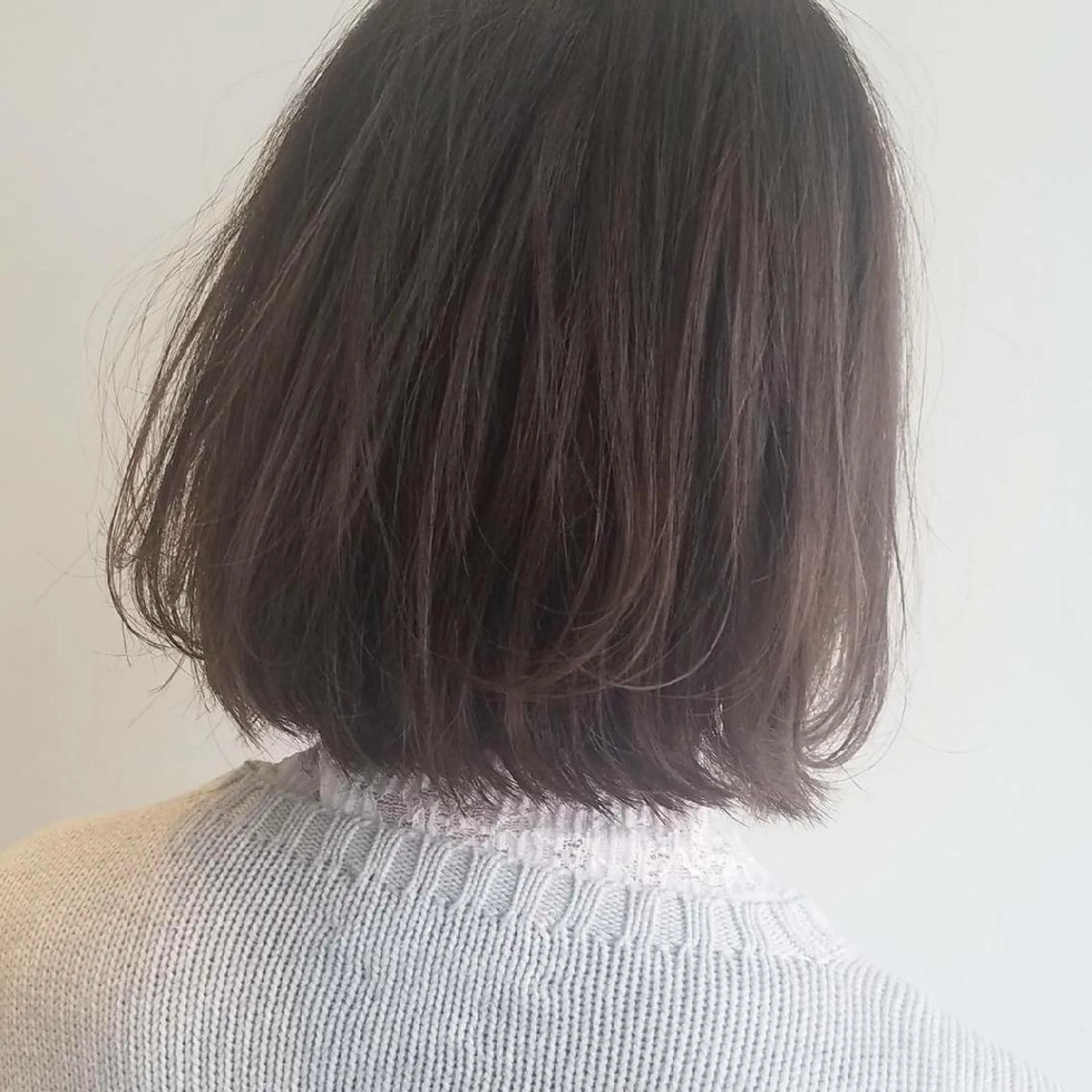 カラー ショート アッシュ ラベンダーカラー ラベンダーアッシュ ボブ iplus まつげ、眉毛、耳つぼのマツエク・マツパデザイン