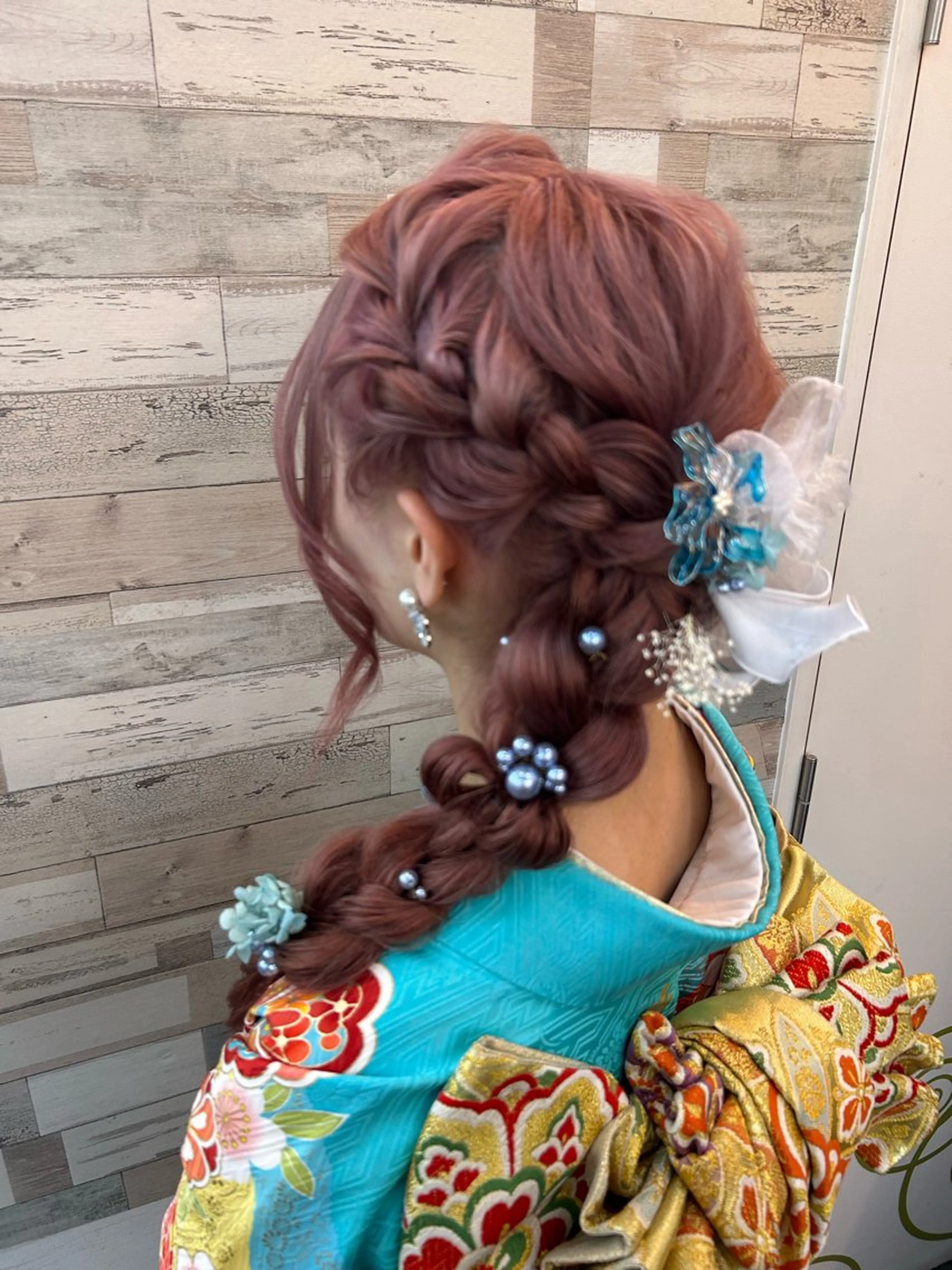 ヘアアレンジ 成人式 髪質改善⭐️縮毛 🫧内藤紅葉のヘアスタイル