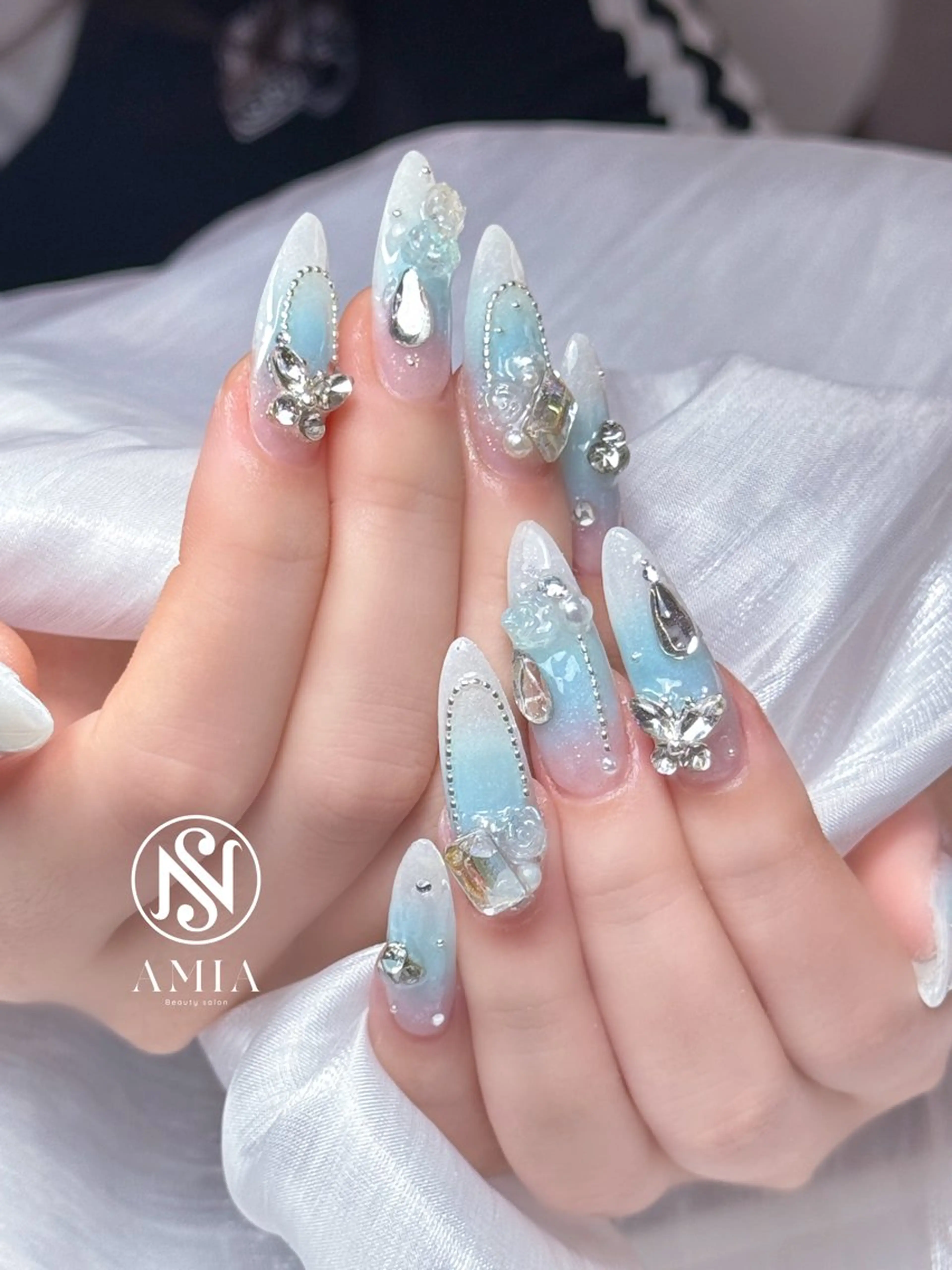 ロング ハンドネイル AMIA BEAUTY SALON所属・🌟AMIA BEAUTY🌟のネイルデザイン