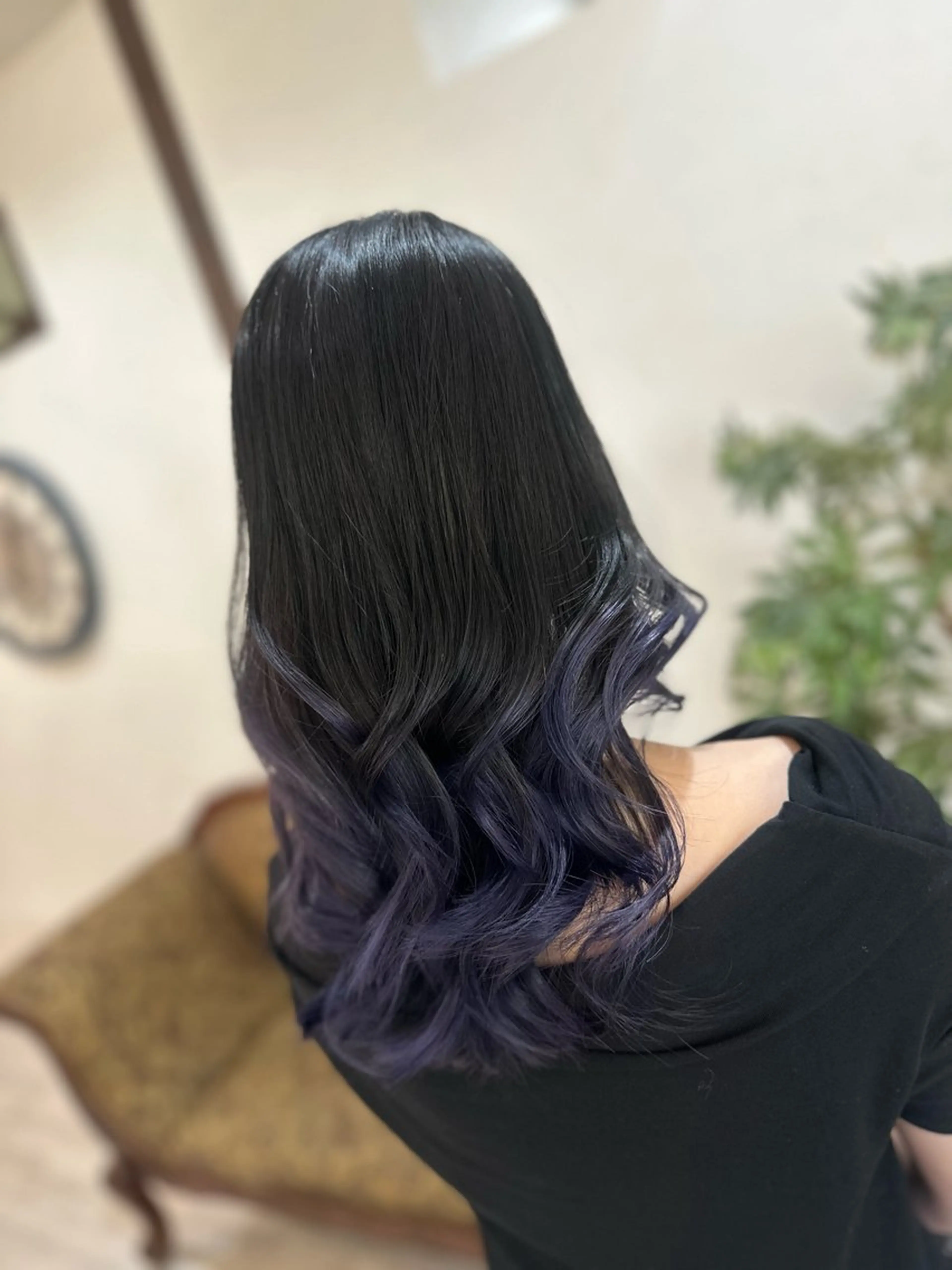 セミロング カラー 大潮 梨奈のヘアスタイル