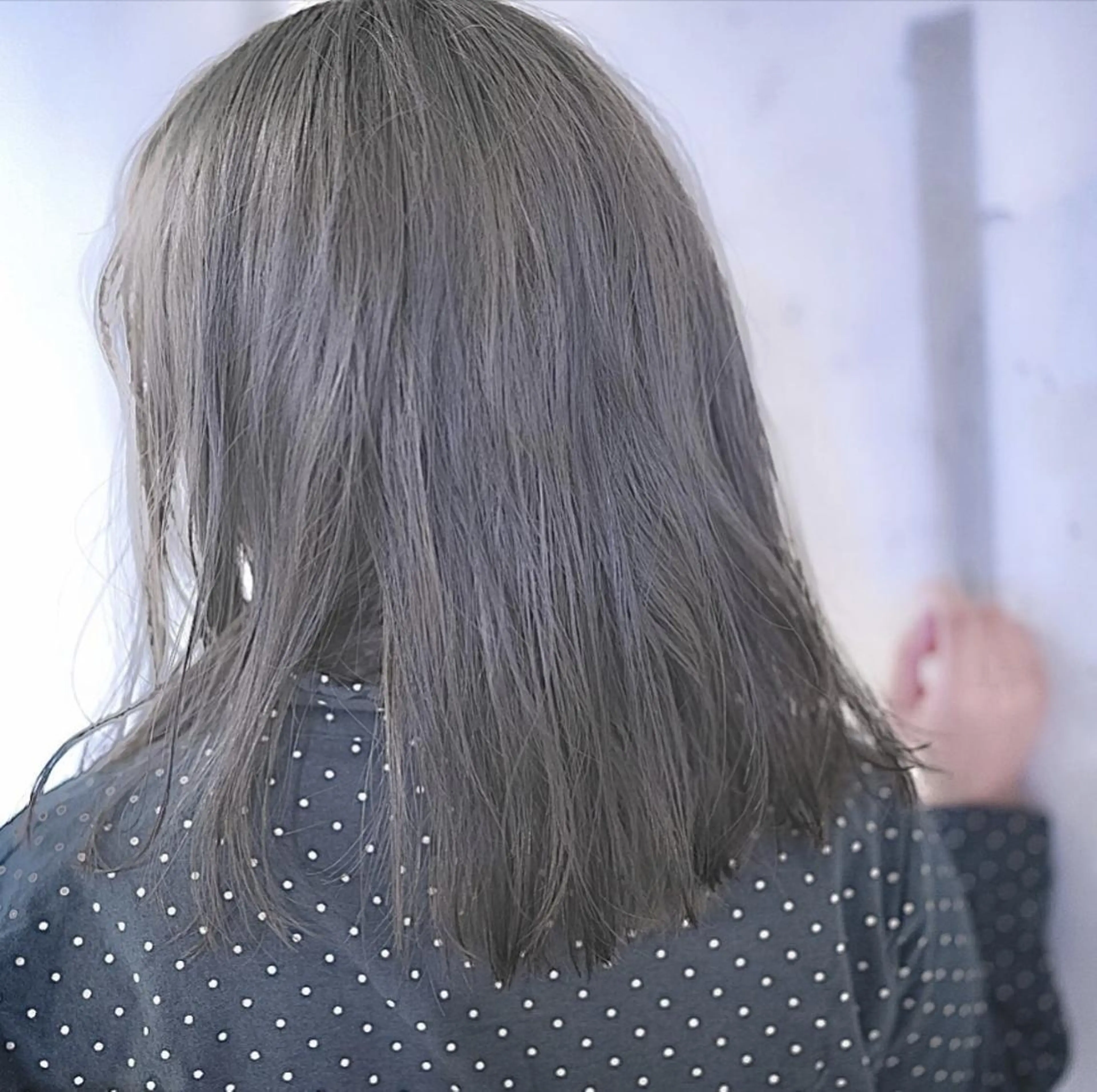 セミロング カラー ブリーチ ケアブリーチ ダブルカラー シルバー ホワイトシルバー Armoire所属・安藤悠里/ハイトーン /デザインカラーのヘアスタイル
