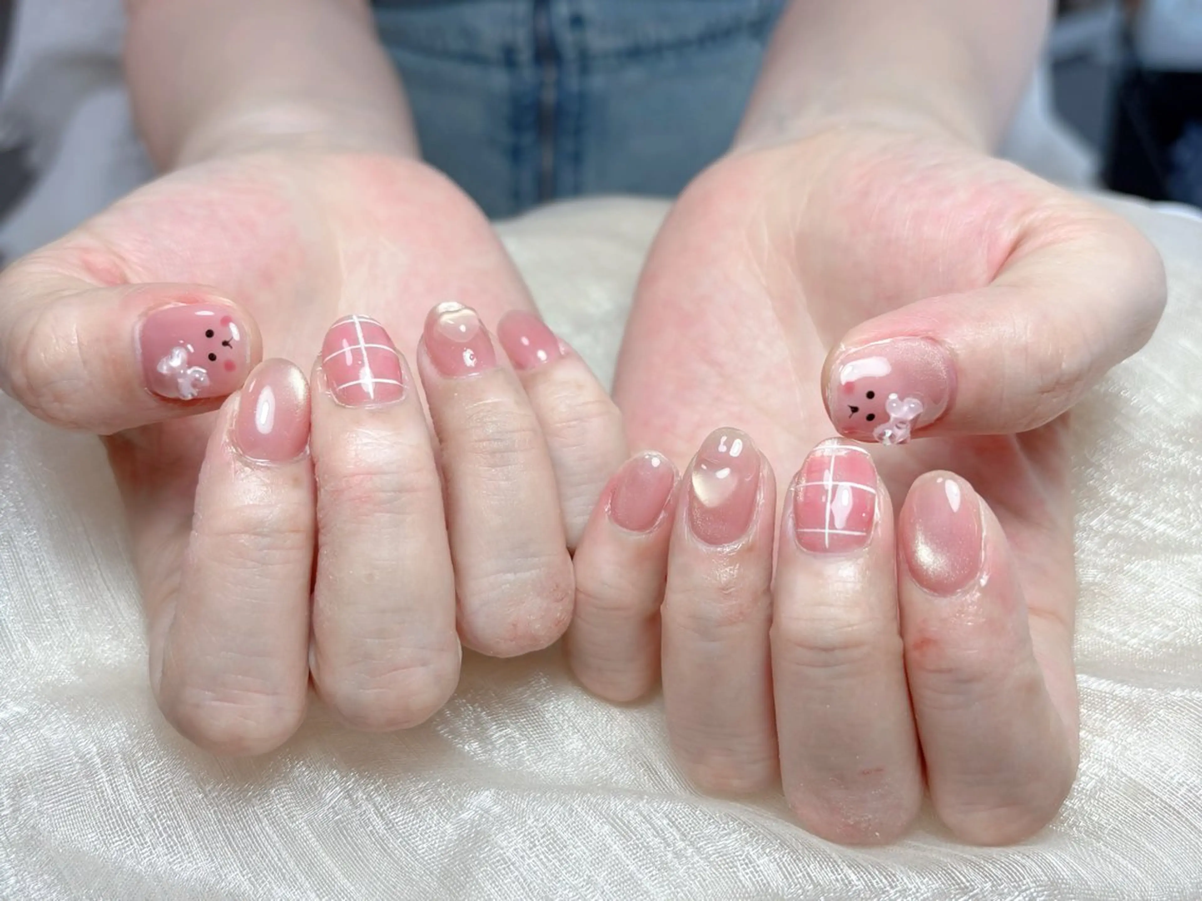 ネイル オーロラネイル チークネイル フレンチネイル ジェルネイル ガラスフレンチ ハンドネイル Nail Jolie所属・Nail Jolieのネイルデザイン