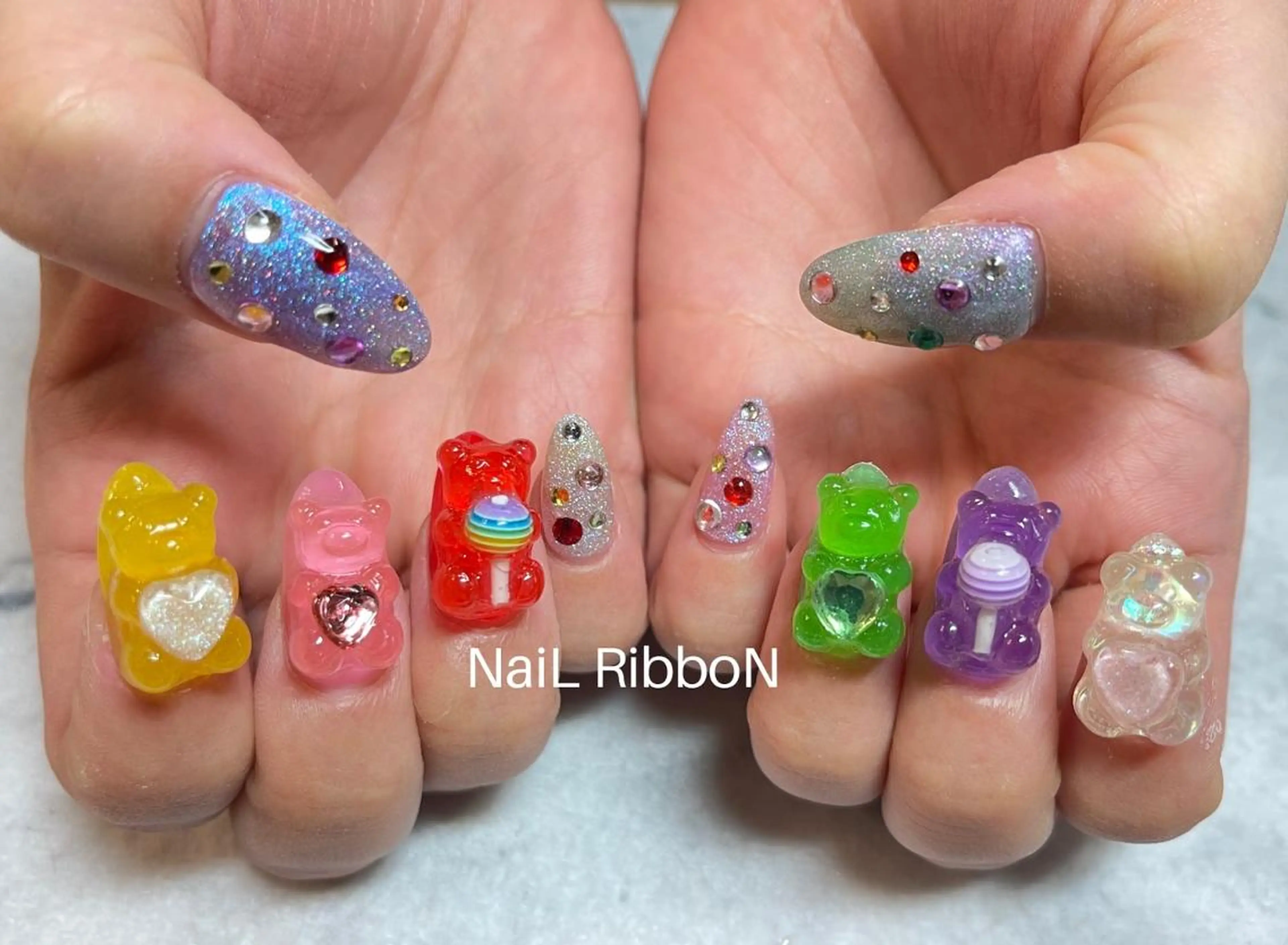 ネイル ネイルリボン 受付スタッフのネイルデザイン