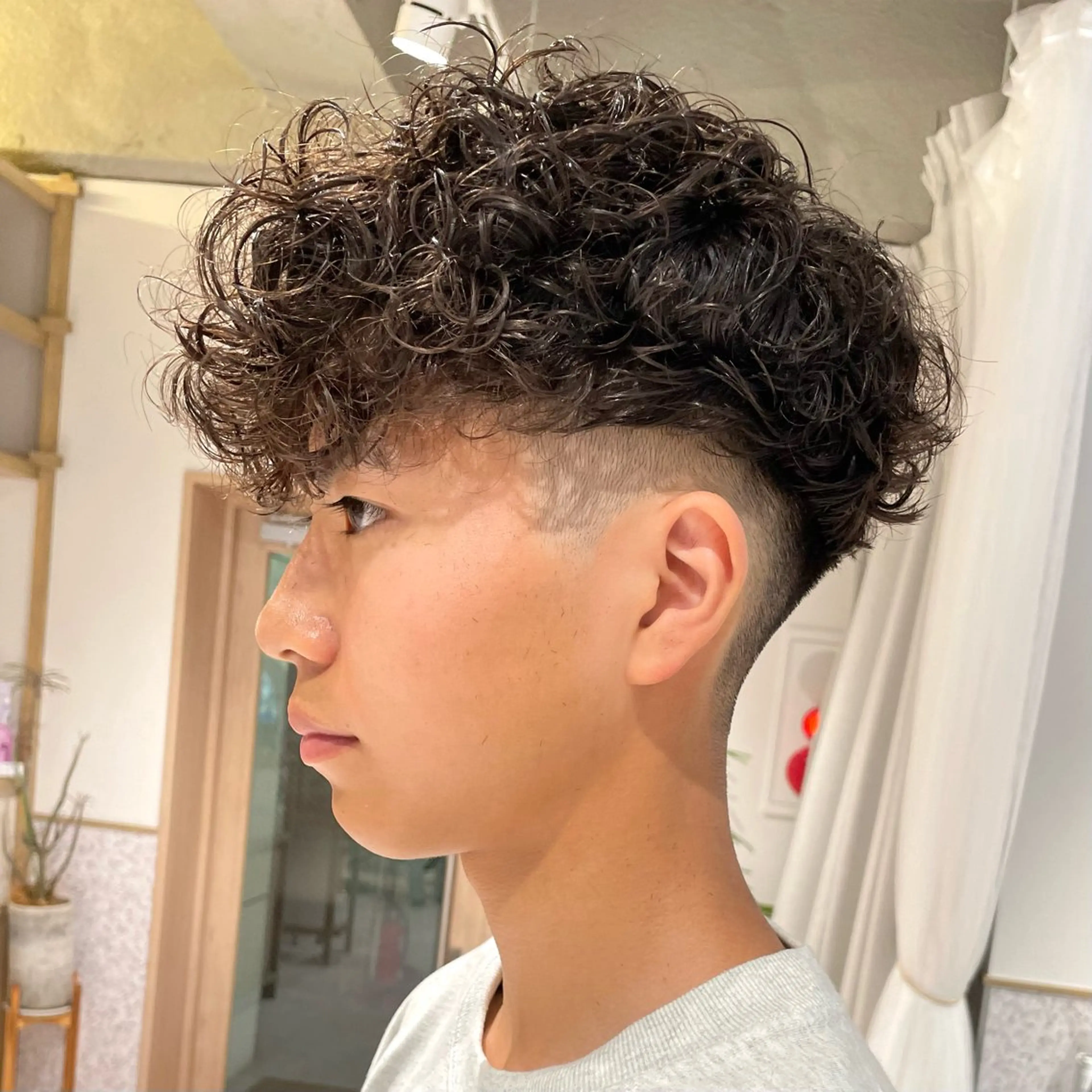 パーマ メンズ スペインカール メンズ指名no'1 佐藤　亘のヘアスタイル