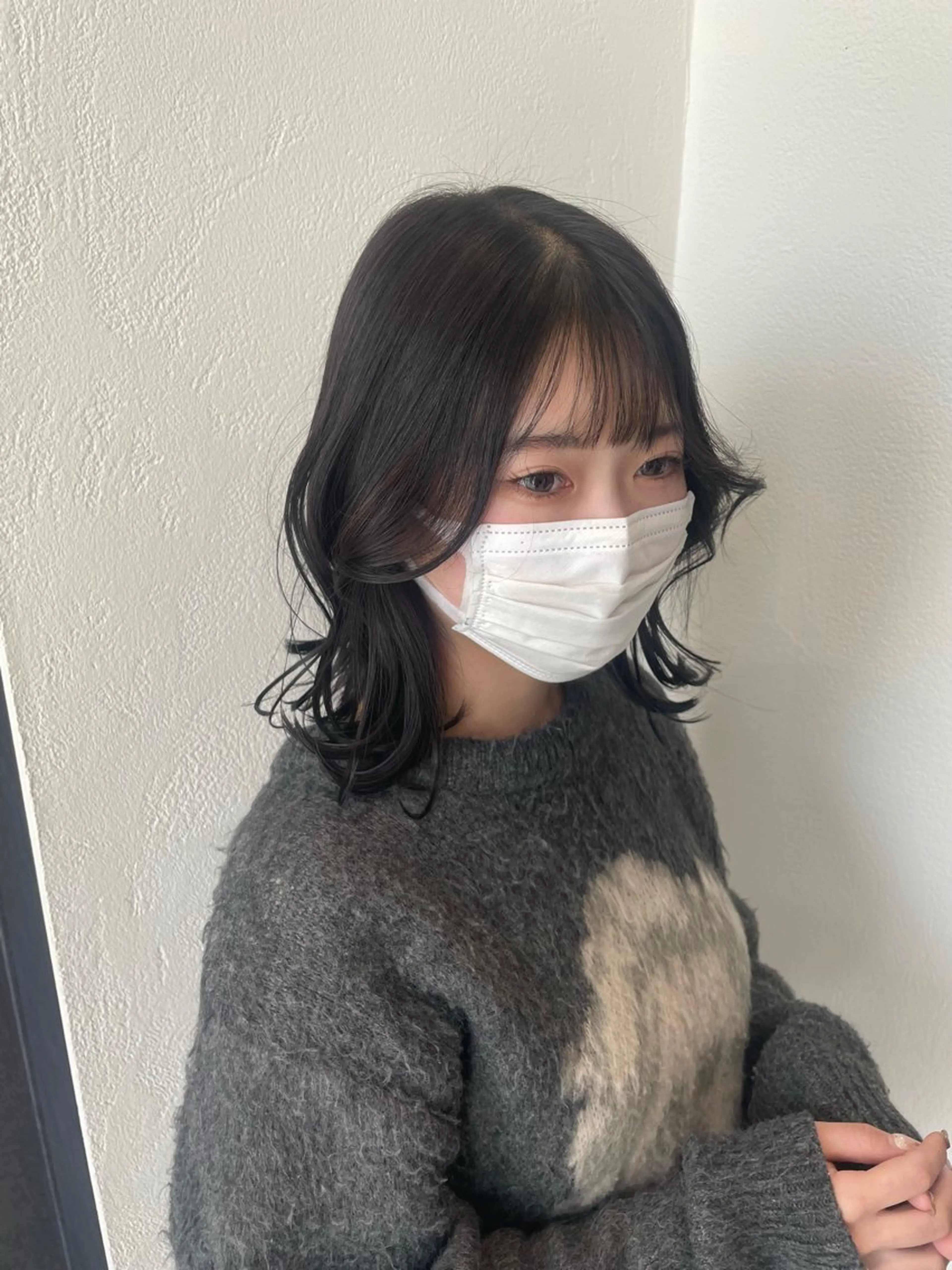 ミディアム カラー 佐藤 陽菜のヘアスタイル