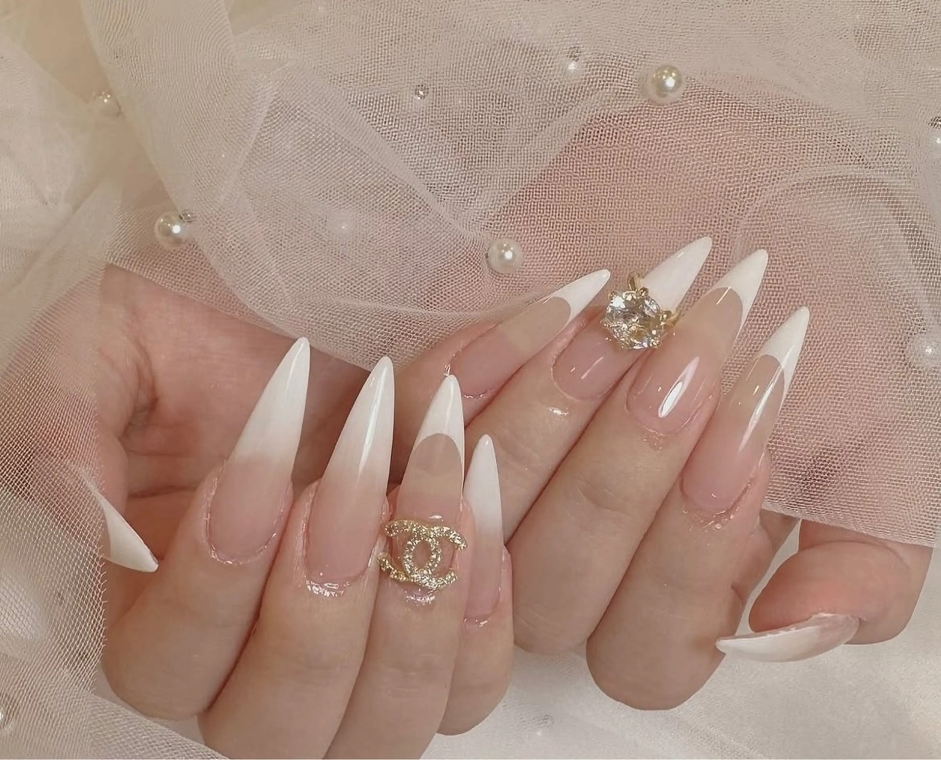 ネイル アートネイル 長さ出し ジェルネイル マグネットネイル ニュアンスネイル Kanao_ CloudyChanのネイルデザイン