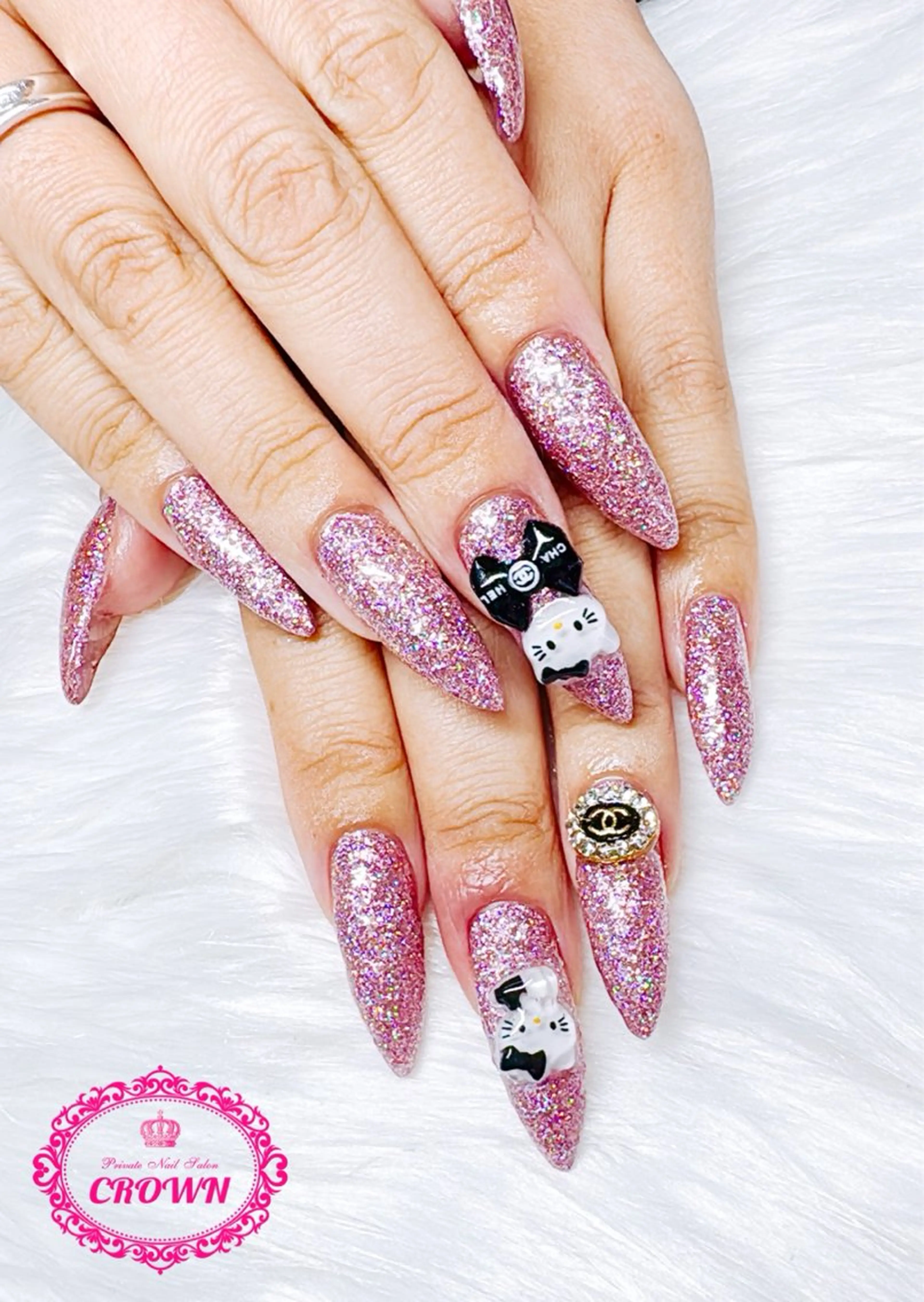 ネイル CROWN プライベートサロンのネイルデザイン