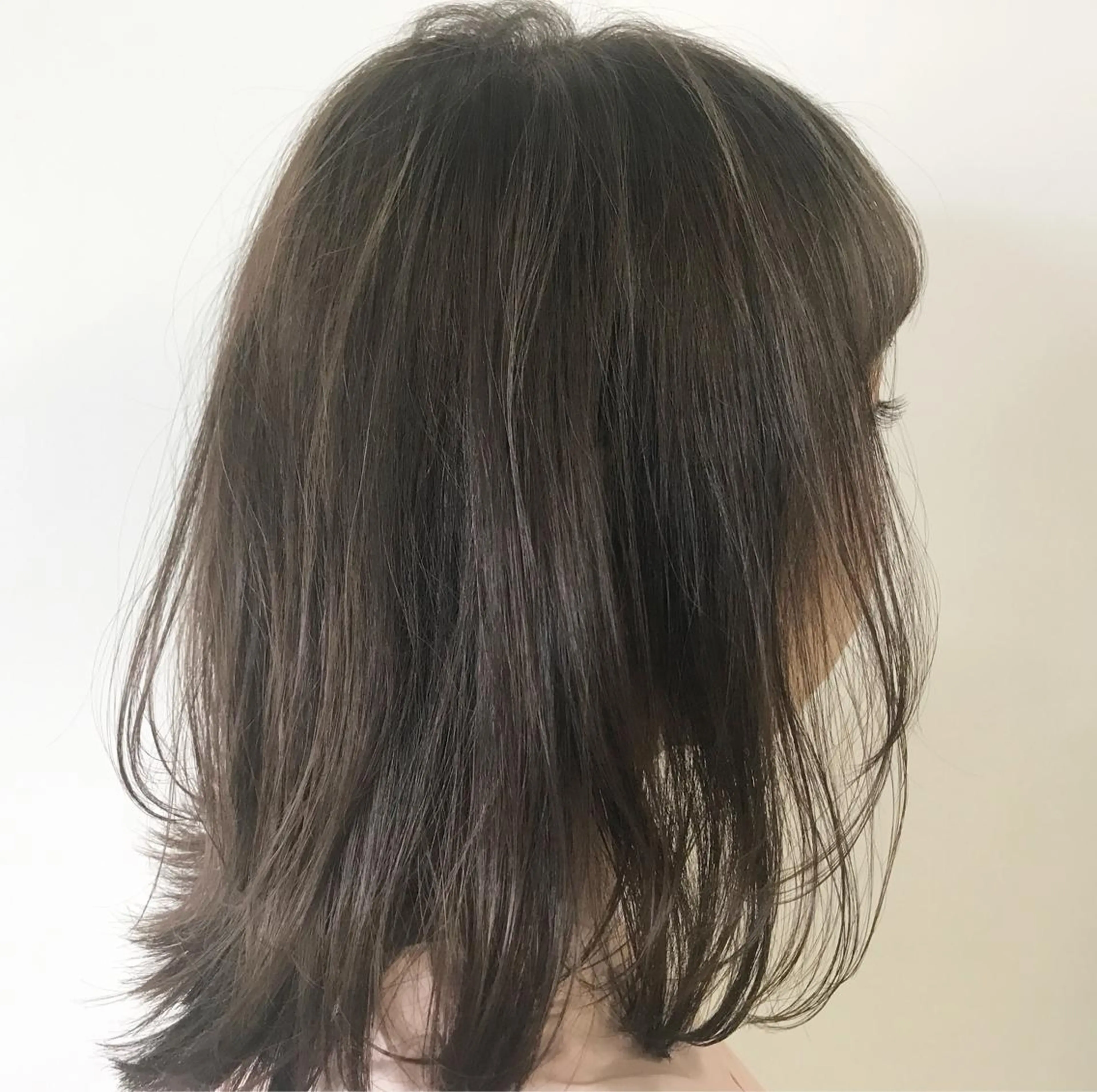 ミディアム カラー 透明感カラー グレージュ ボブ 外ハネヘア ボブ/大人ヘア k-two濱田のヘアスタイル