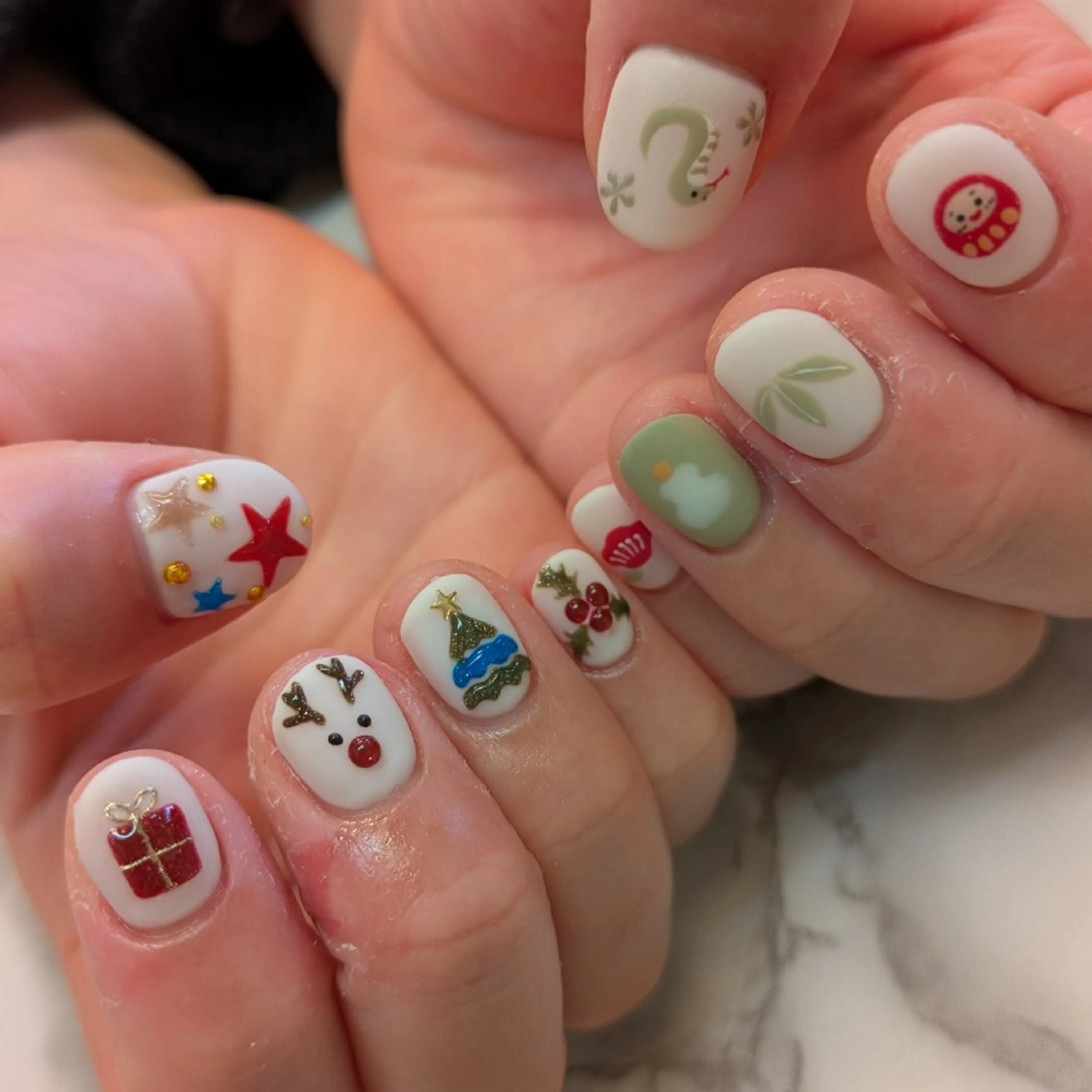 ネイル ジェヌインネイル 河内のネイルデザイン