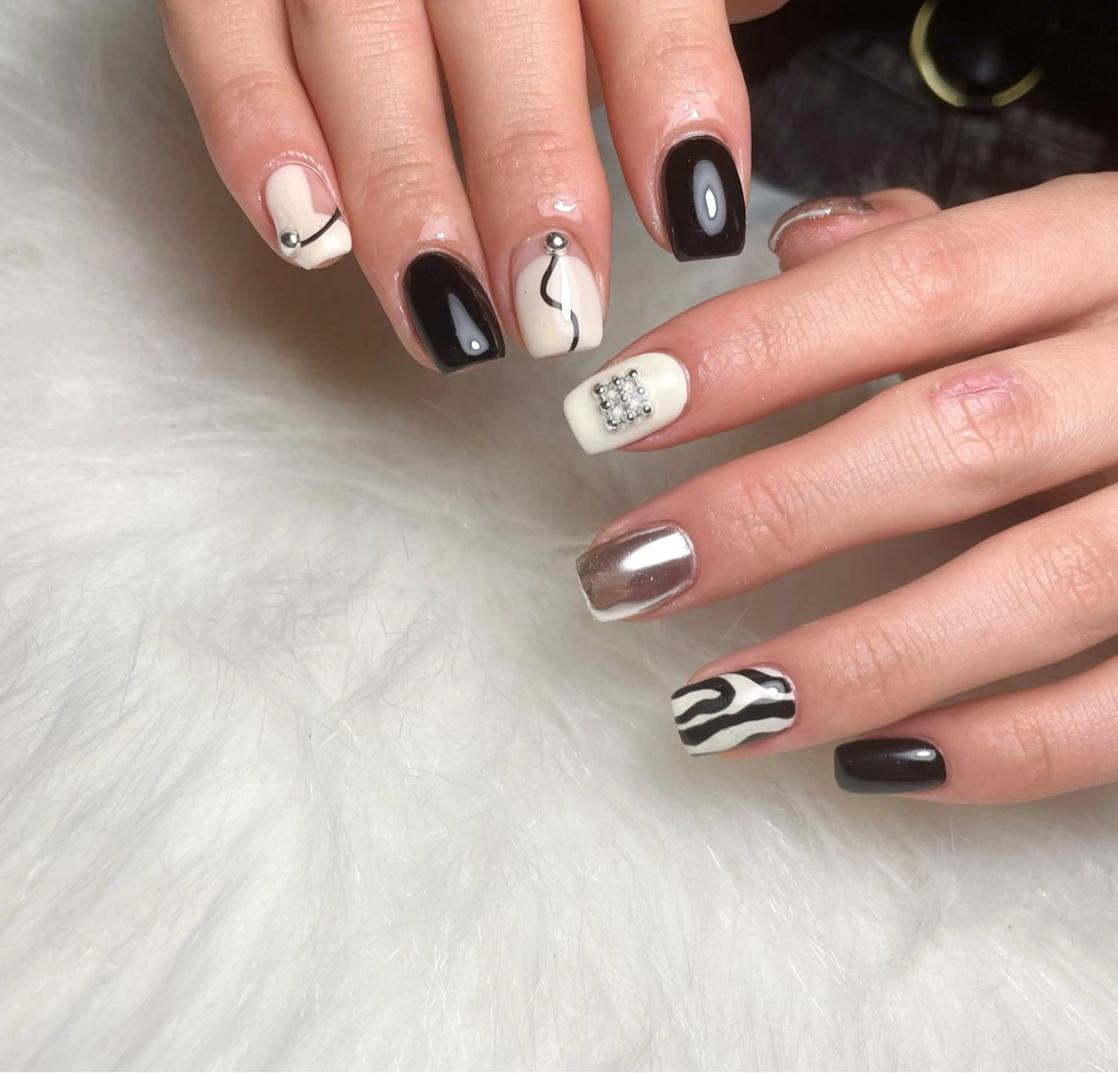 ネイル フットネイル フレンチネイル ジェルネイル 韓国ネイル マグネットネイル nail salon fee（フィー）のネイルデザイン