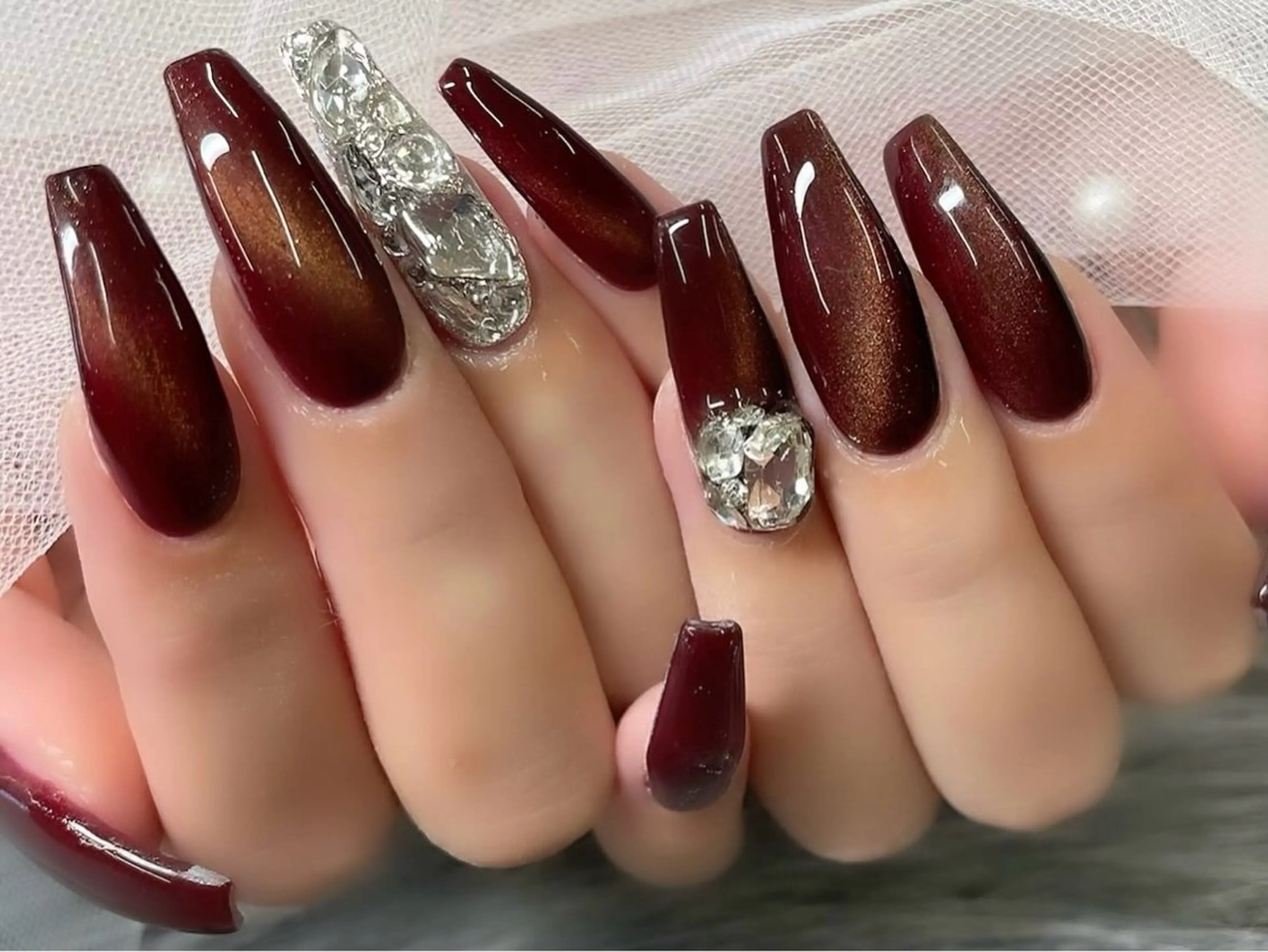 ネイル アニマル柄 ボルドー ブラウン チークネイル フレンチネイル ハンドネイル Rin Nail 新大久保店のネイルデザイン