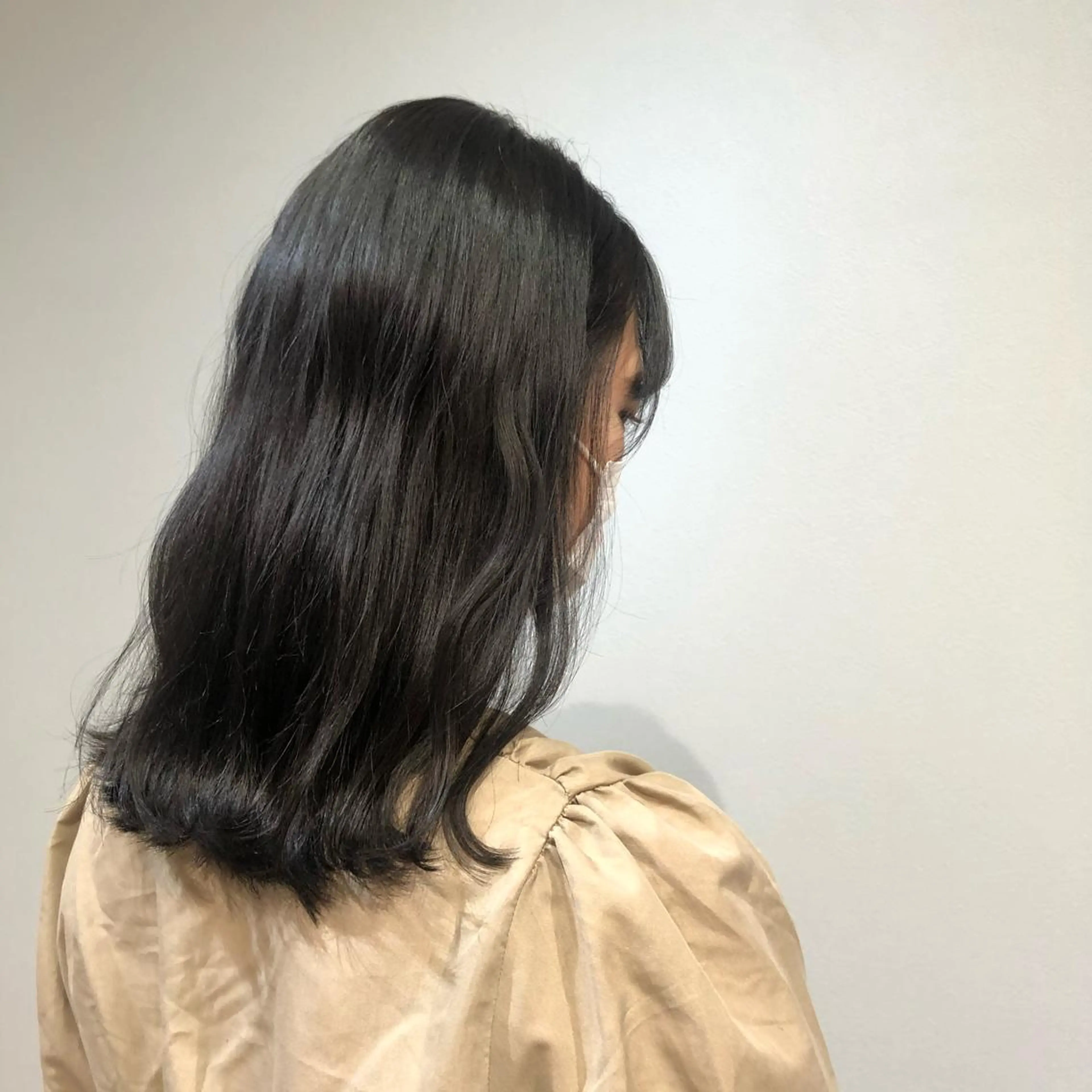 セミロング カラー VIEWユリナ メイク/ カットのヘアスタイル