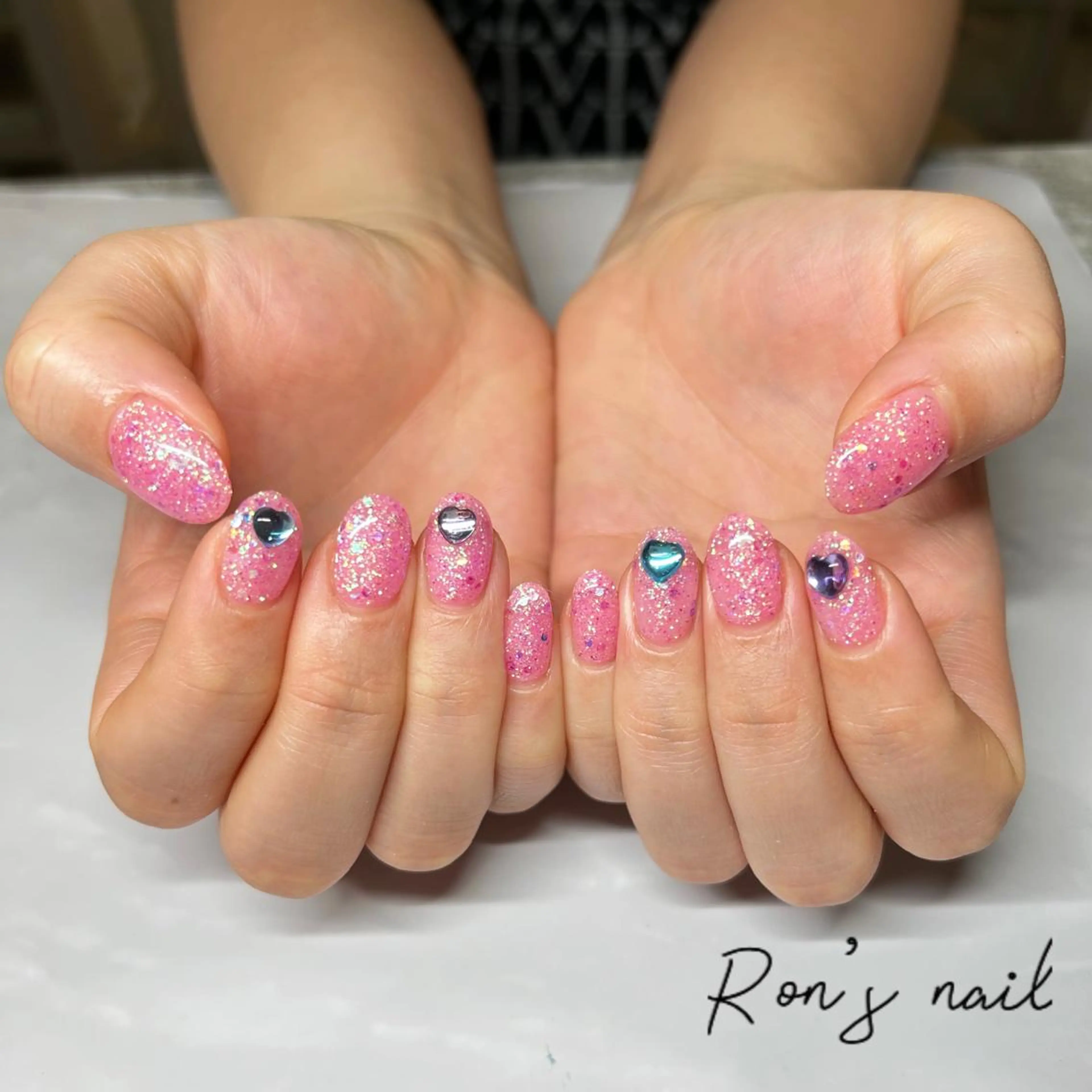 ネイル ハート ストーンネイル Ron's nail 笹岡のネイルデザイン