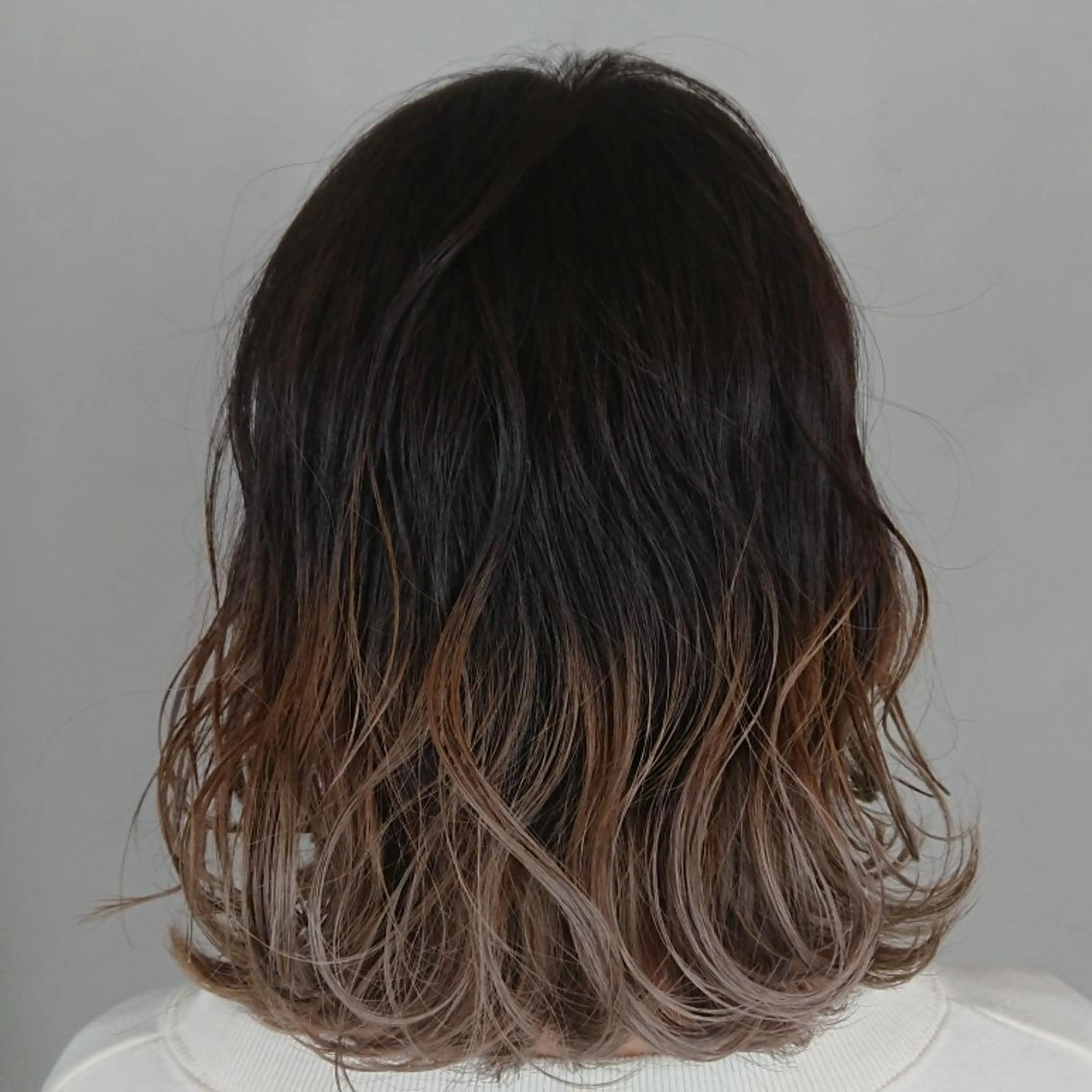 ミディアム カラー ベージュカラー グラデーションカラー 田邉 俊和のヘアスタイル