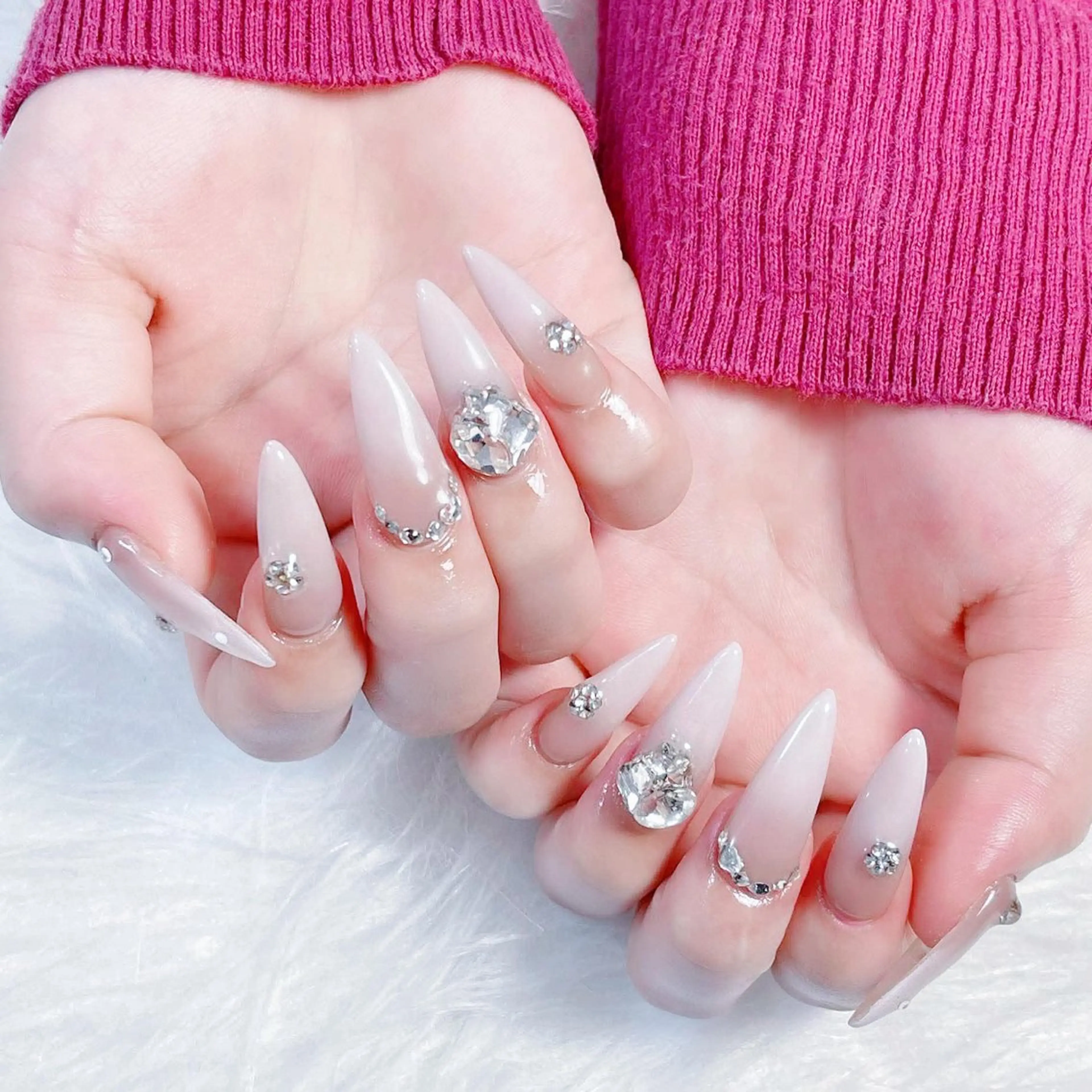 ネイル 長さ出し フレンチネイル グラデーション キラキラネイル 韓国ネイル ハンドネイル Hana Nail Salonのネイルデザイン