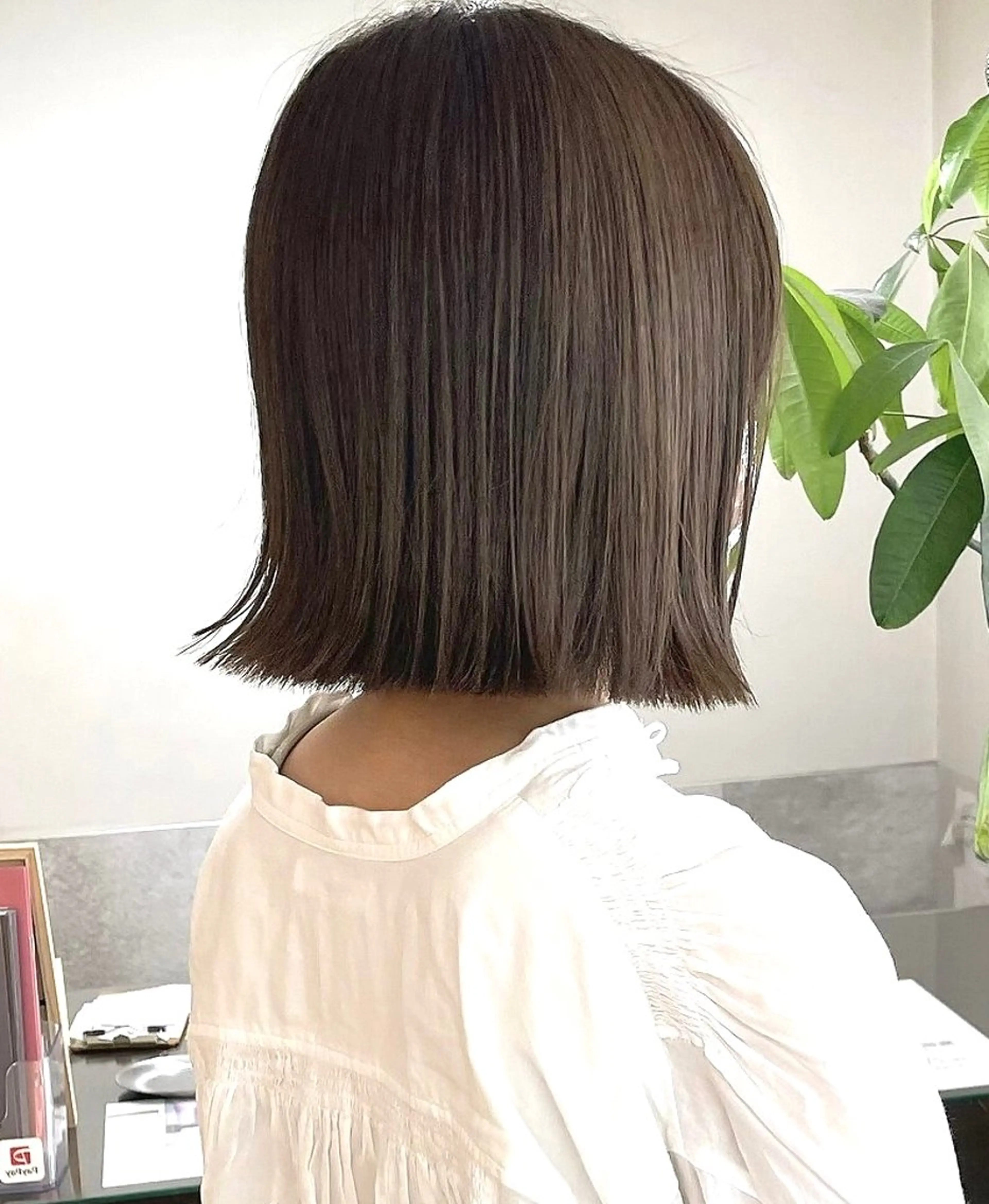 ミディアム カラー 切りっぱなしボブ ボブ GiseL ジゼル六本松のヘアスタイル