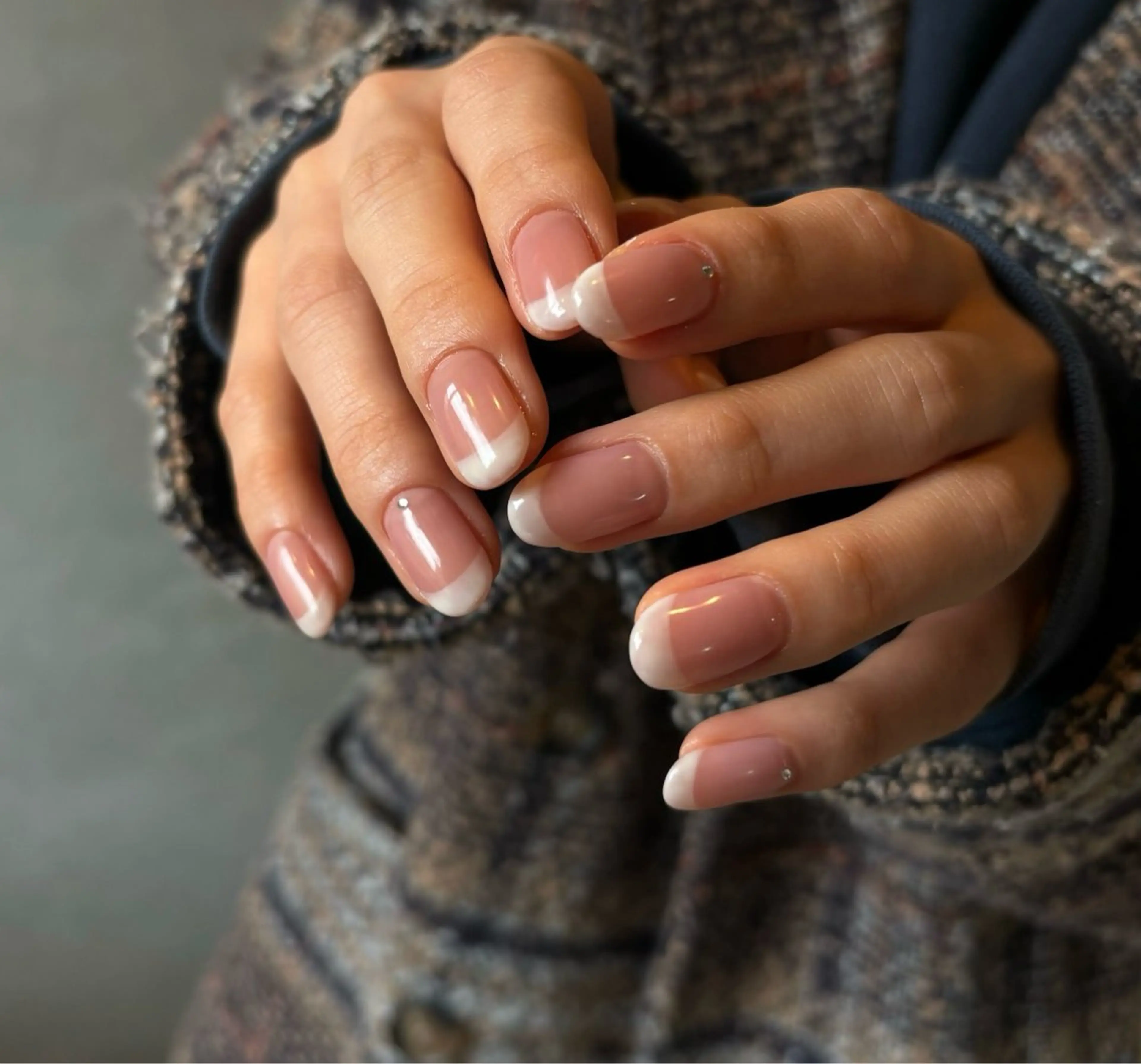 【オフあり】ベースカラー有り＋フレンチ | ハンド・フットどちらでもOKの写真