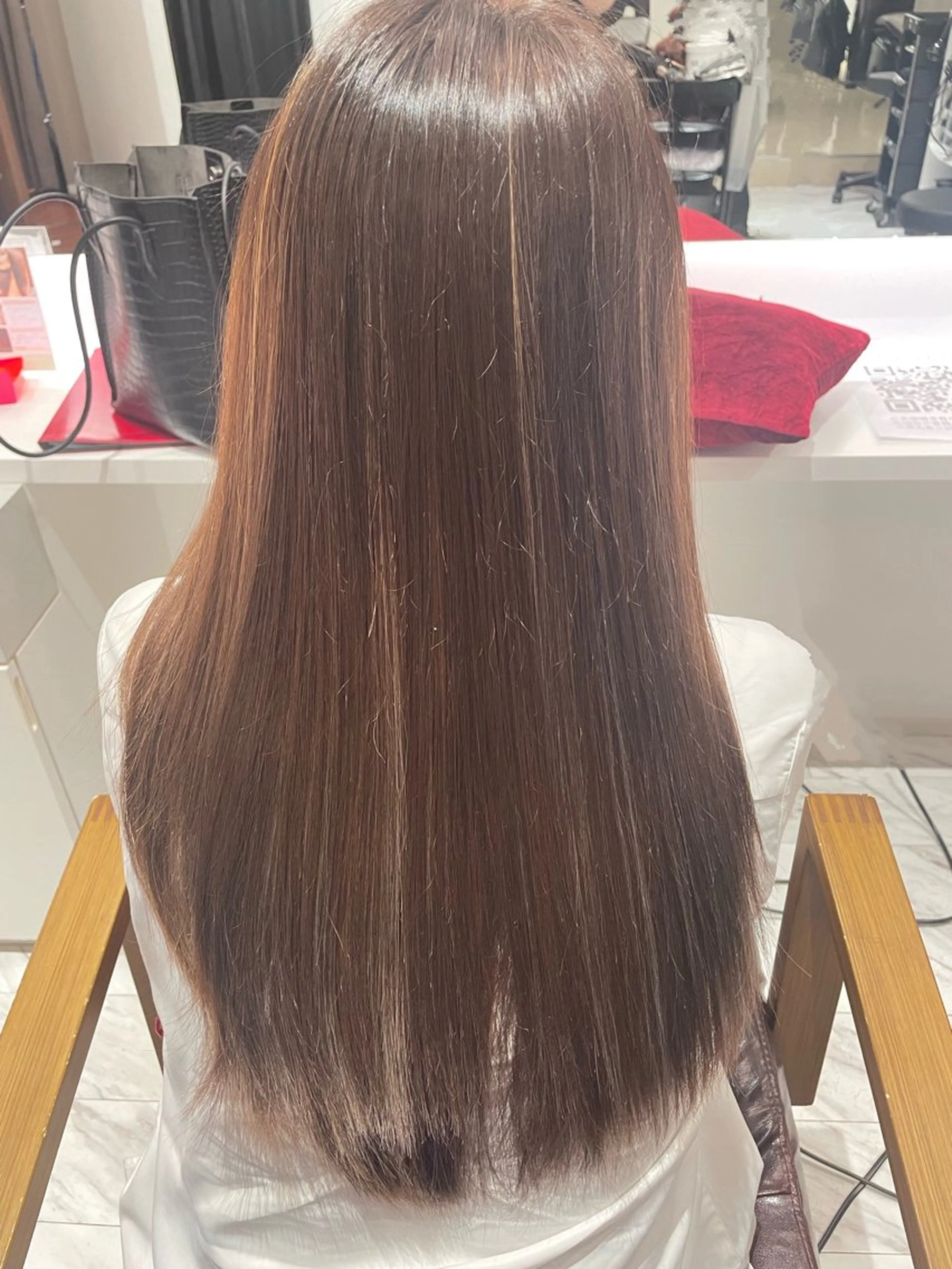 ロング カラー ウォーレントリコミ  ニューヨーク所属・西梅田直結🌹 若林梨音のヘアスタイル