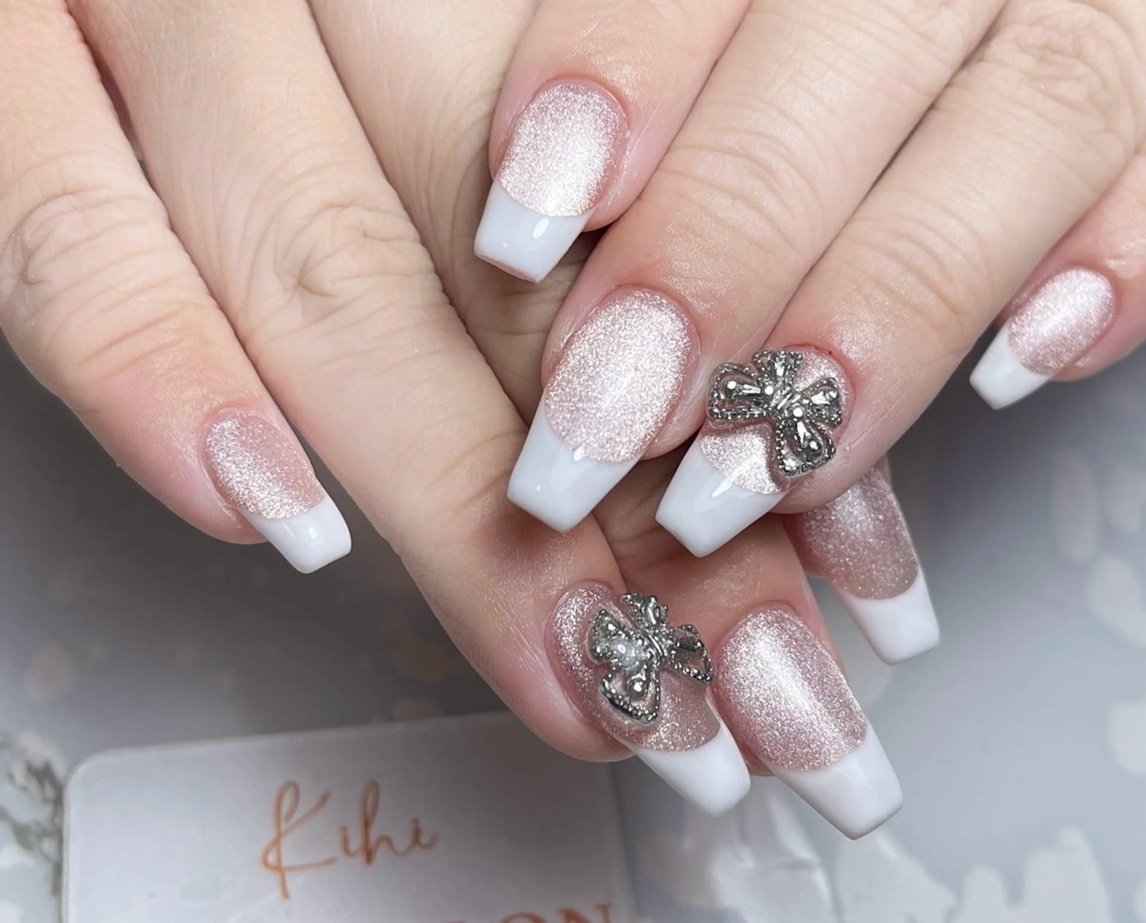 ネイル アートネイル フレンチネイル ジェルネイル グラデーション 韓国ネイル ハンドネイル 💕鈴木ユリ パラジェル/オフ無料のネイルデザイン