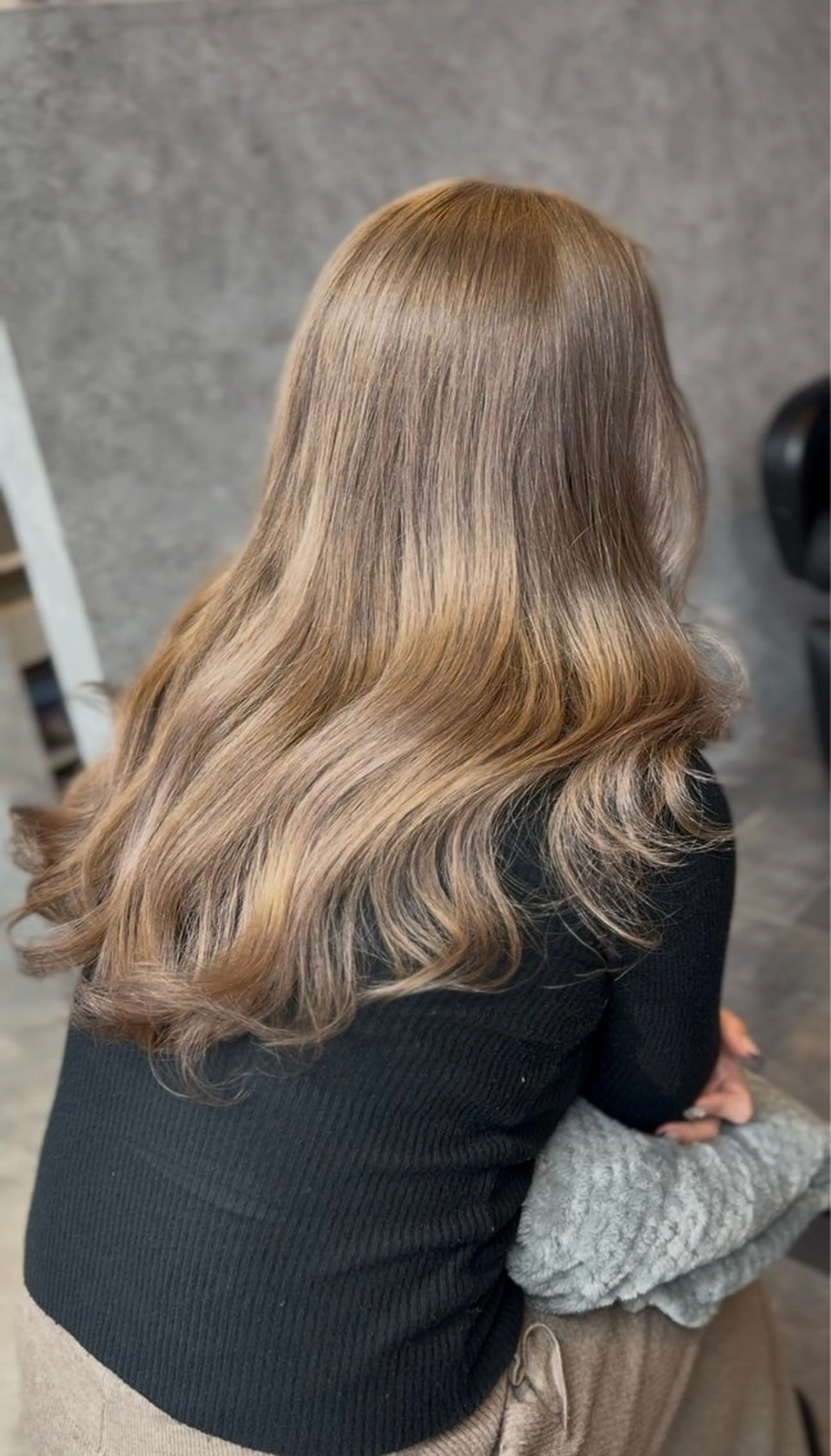 セミロング エクステ 最高級人毛 100%エクステ茉央のヘアスタイル