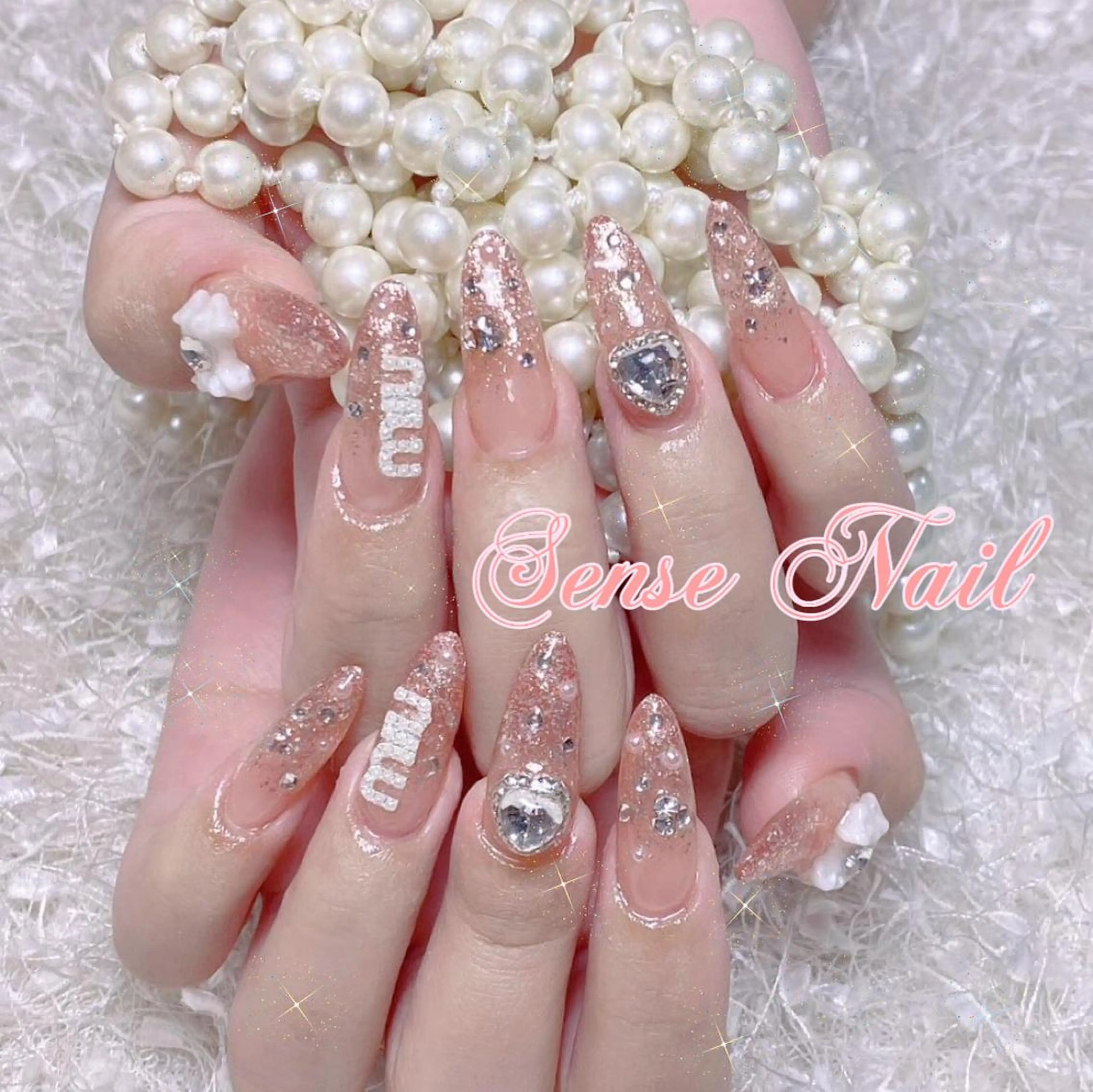 ネイル ハンドネイル ハンドケア Queening 🦋のネイルデザイン