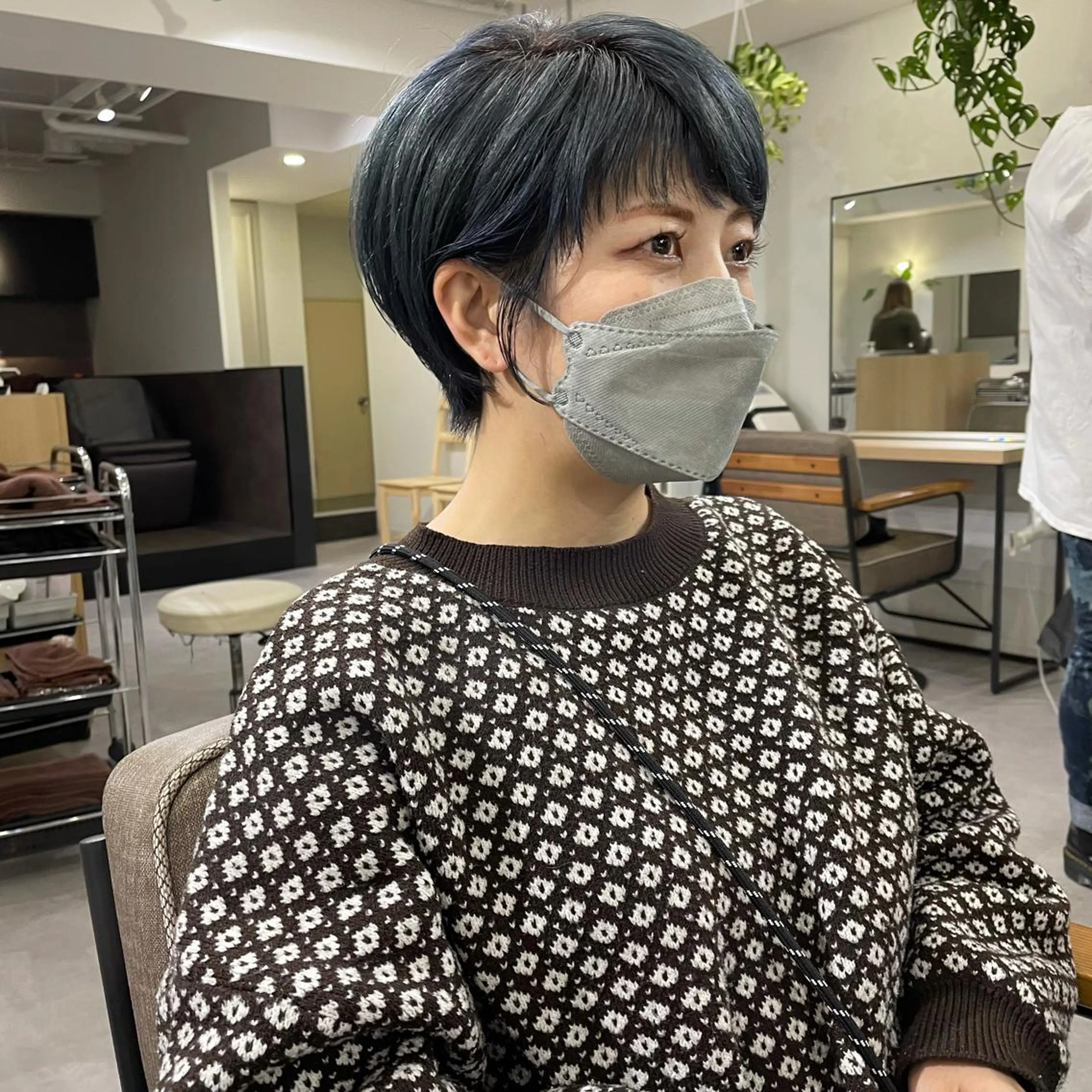 ショート カラー ネイビーカラー ショートヘア パーマ* 顔まわり似合わせのヘアスタイル