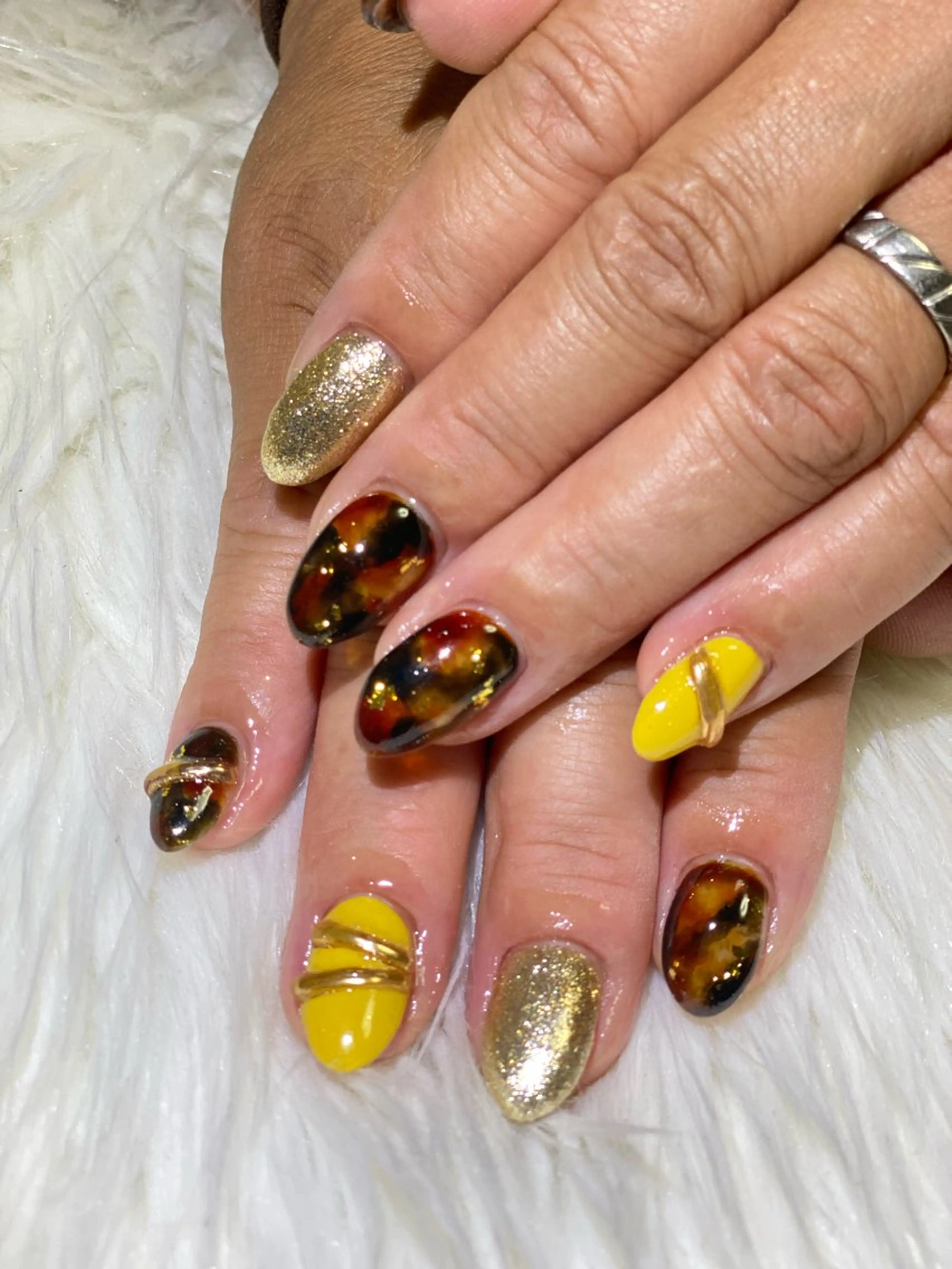 ネイル べっ甲ネイル ゴールド 黄色 Esthetic Will所属・will 有希のネイルデザイン