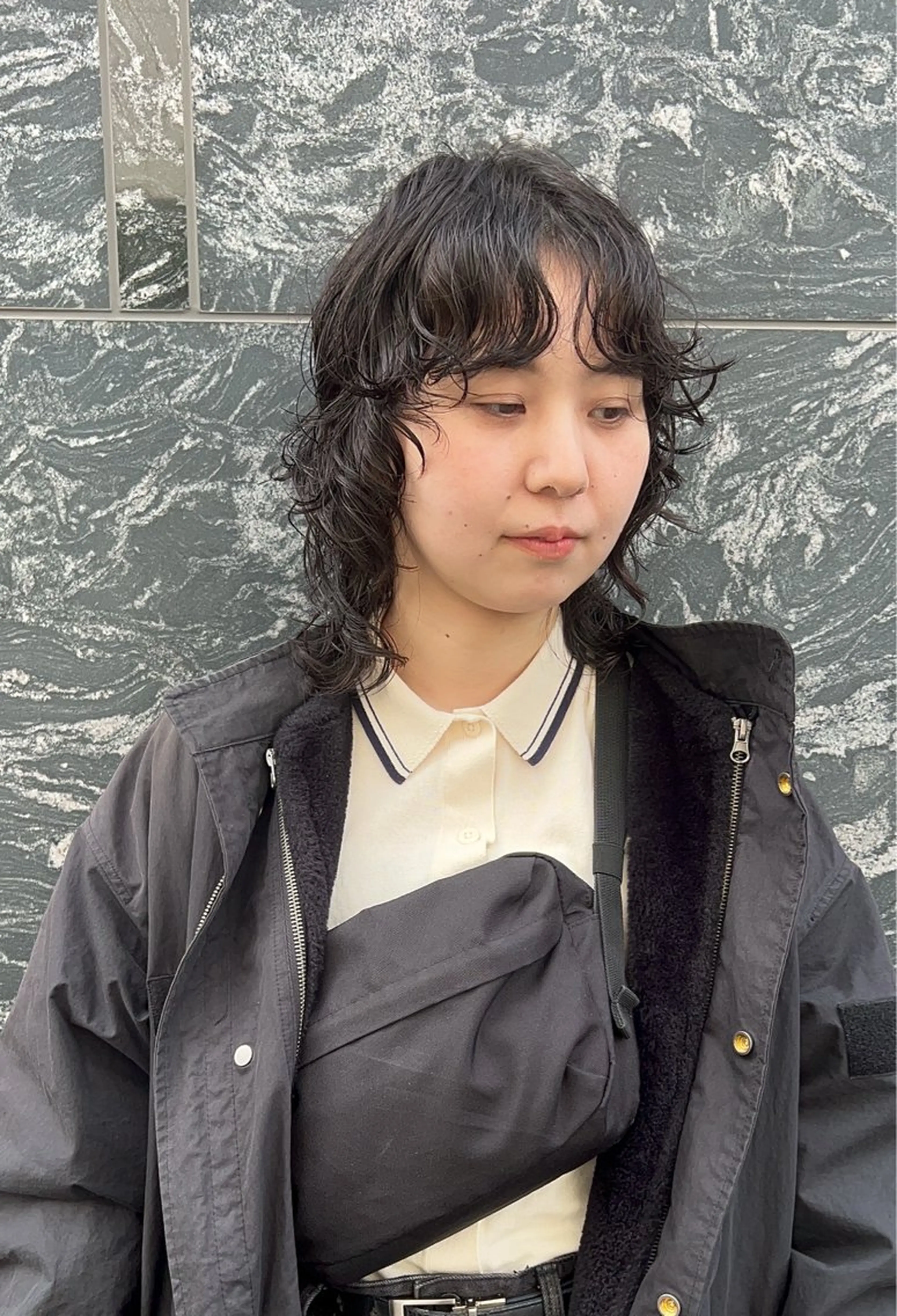 ミディアム パーマ ミディアムレイヤー ミディアムパーマ レイヤーカット カット パーマ トリートメント 樋野 亮のヘアスタイル