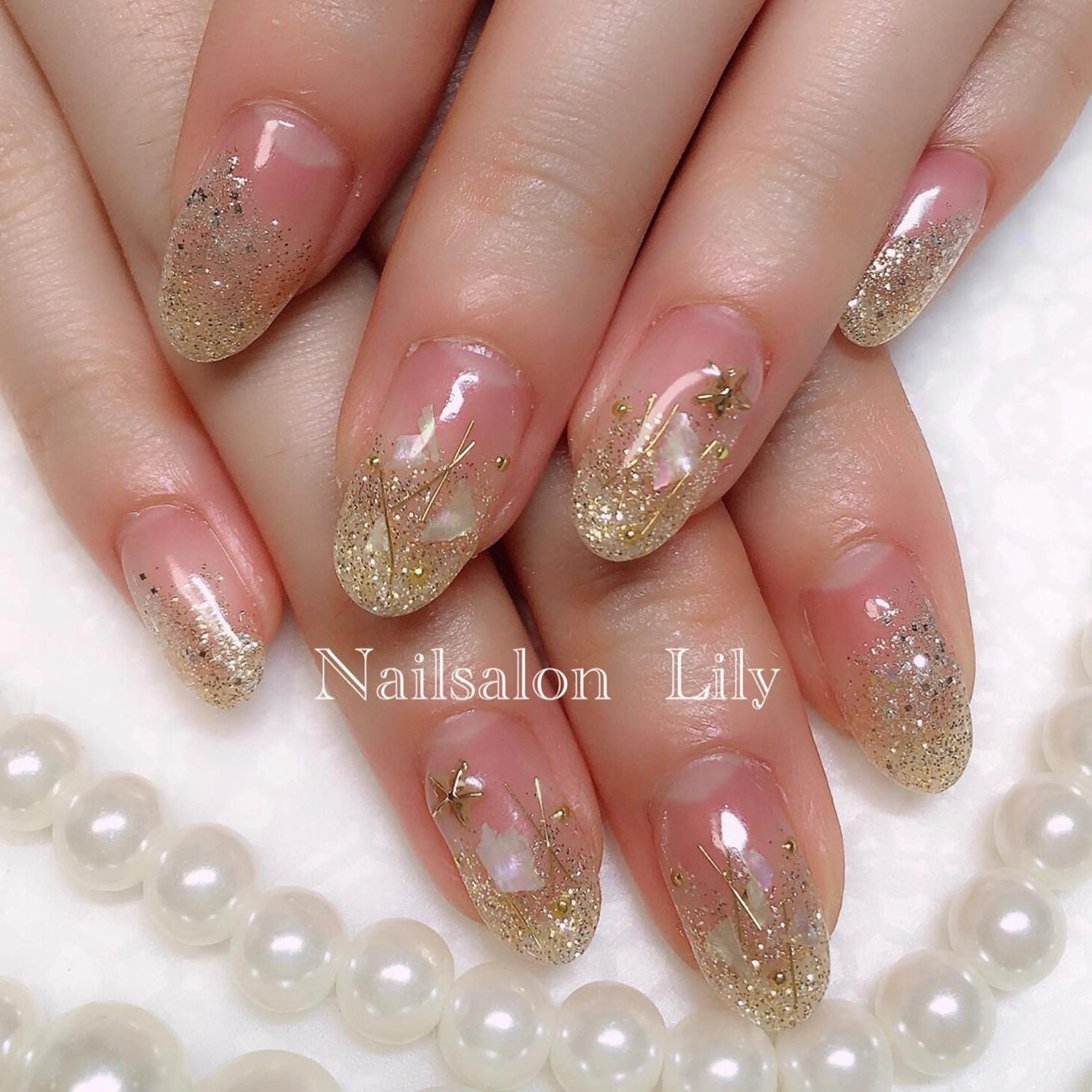 ネイル キラキラネイル ラメ(グリッター) ラメグラデーション Nailsalon Lilyのネイルデザイン