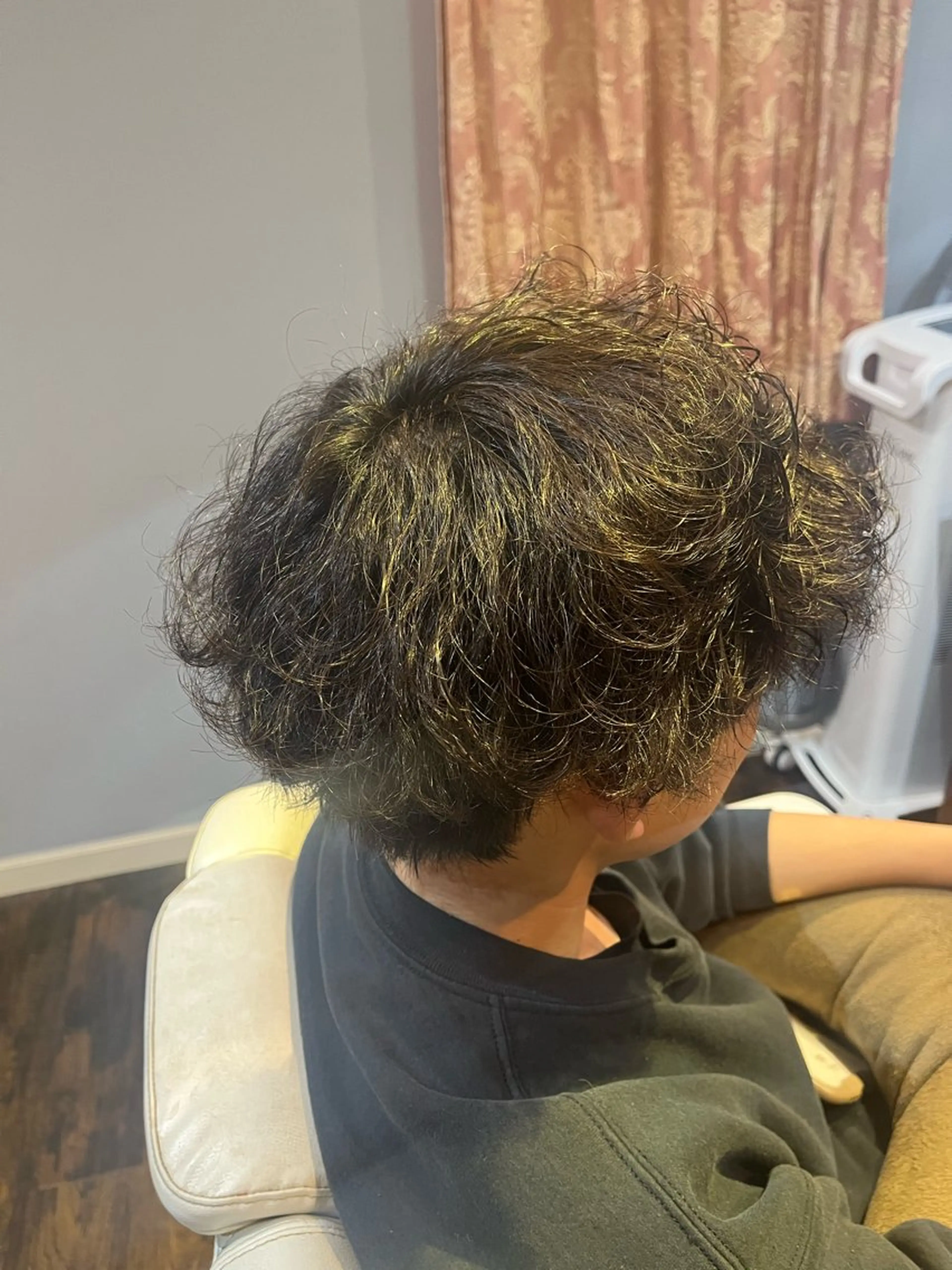 カットなし💇‍♀️❌波巻きパーマの写真