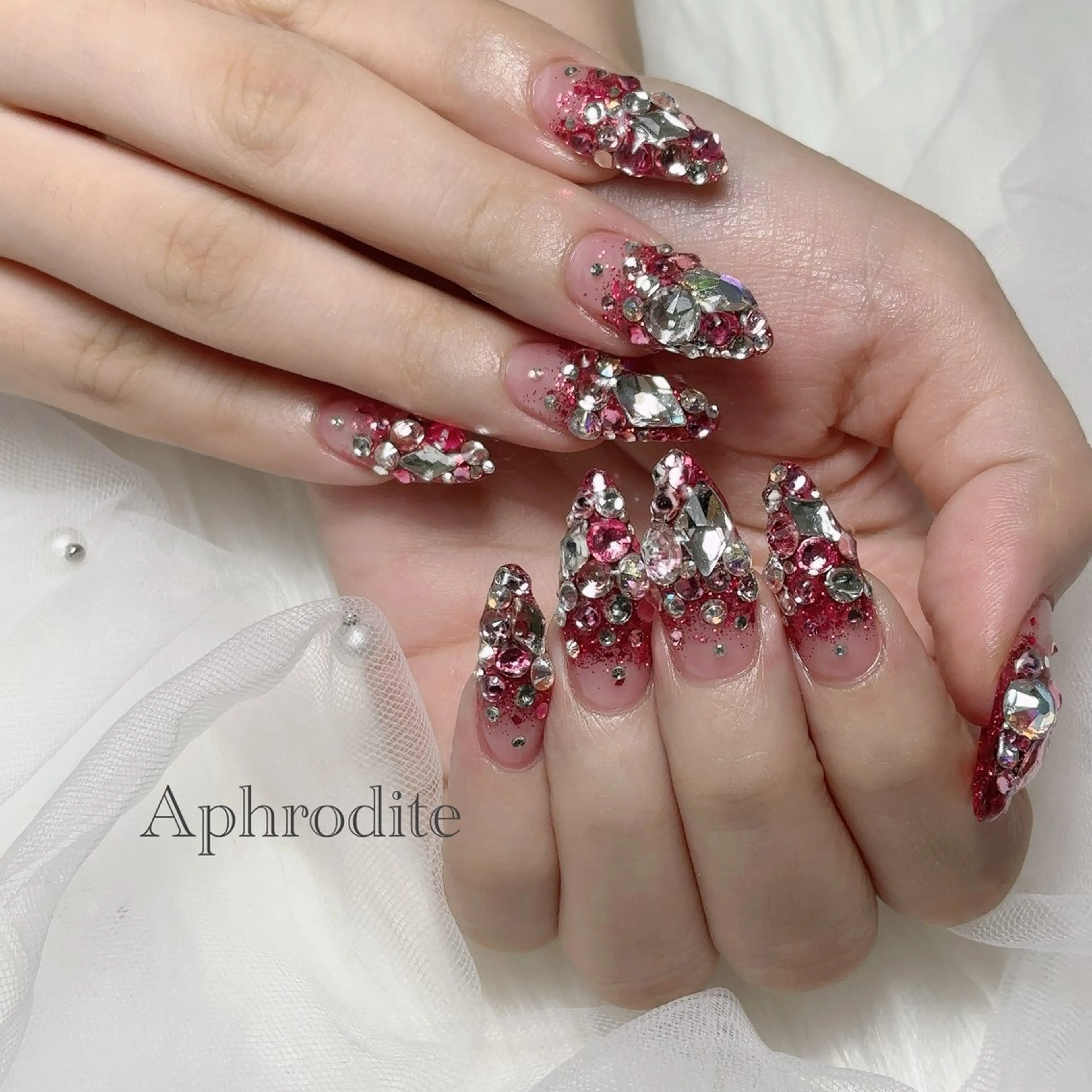 ネイル Aphrodite パラジェル認定サロンのネイルデザイン