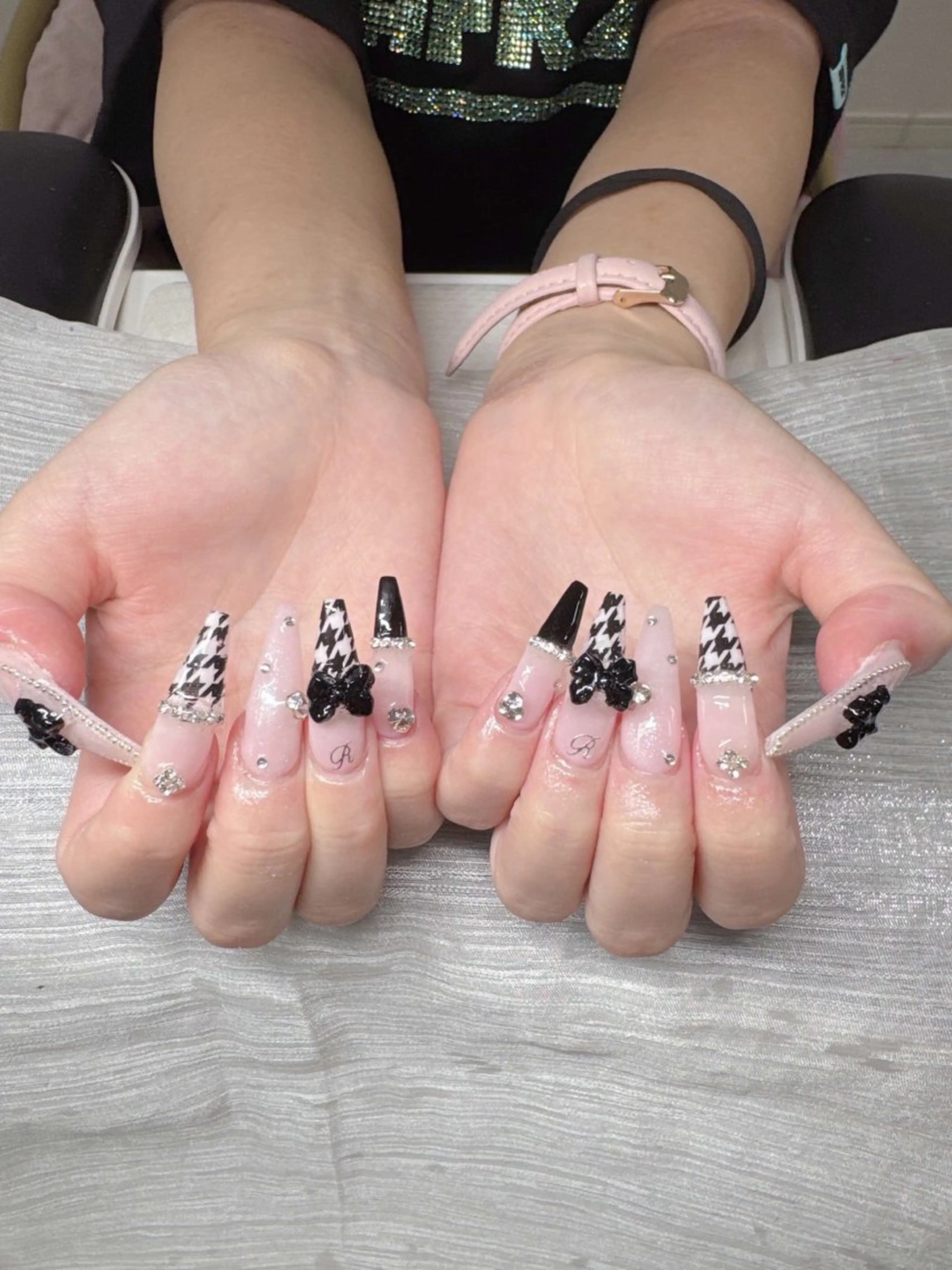 ネイル 長さ出し グラデーション キラキラネイル マグネットネイル ニュアンスネイル ハンドネイル Lee Ainのネイルデザイン