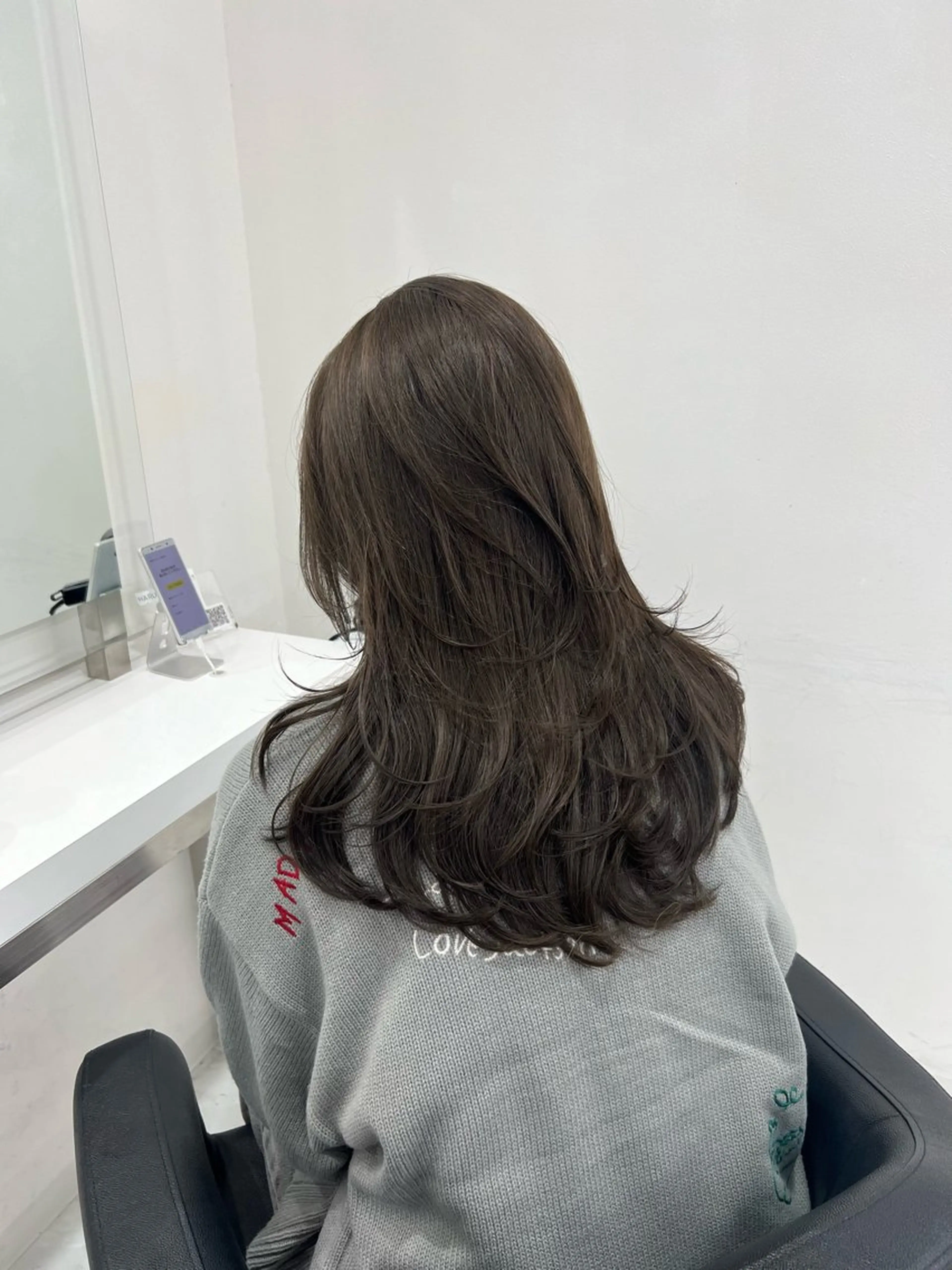 ロング カラー オリーブカラー🫒 レイヤーカット✂︎のヘアスタイル